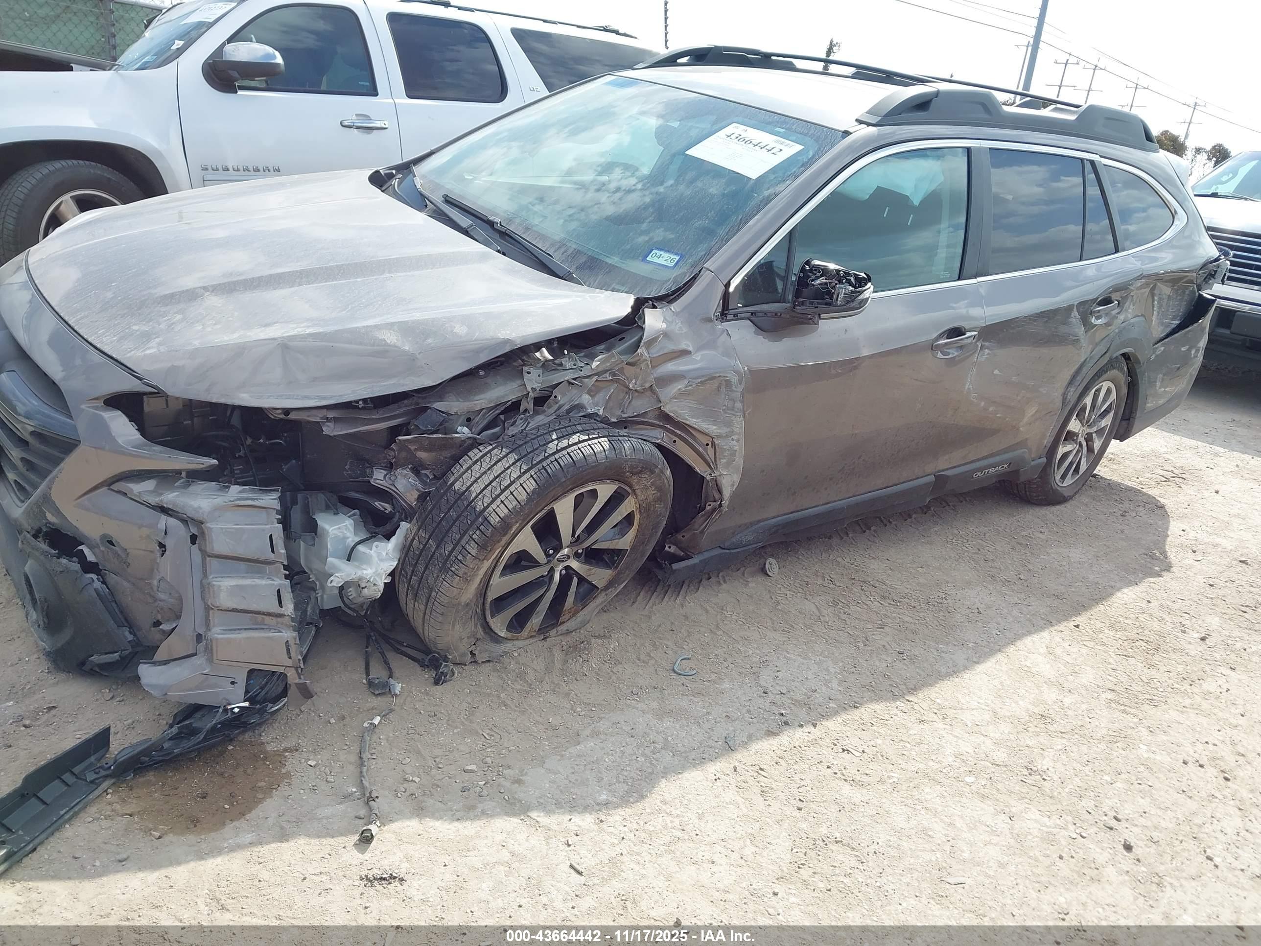 SUBARU OUTBACK image 6