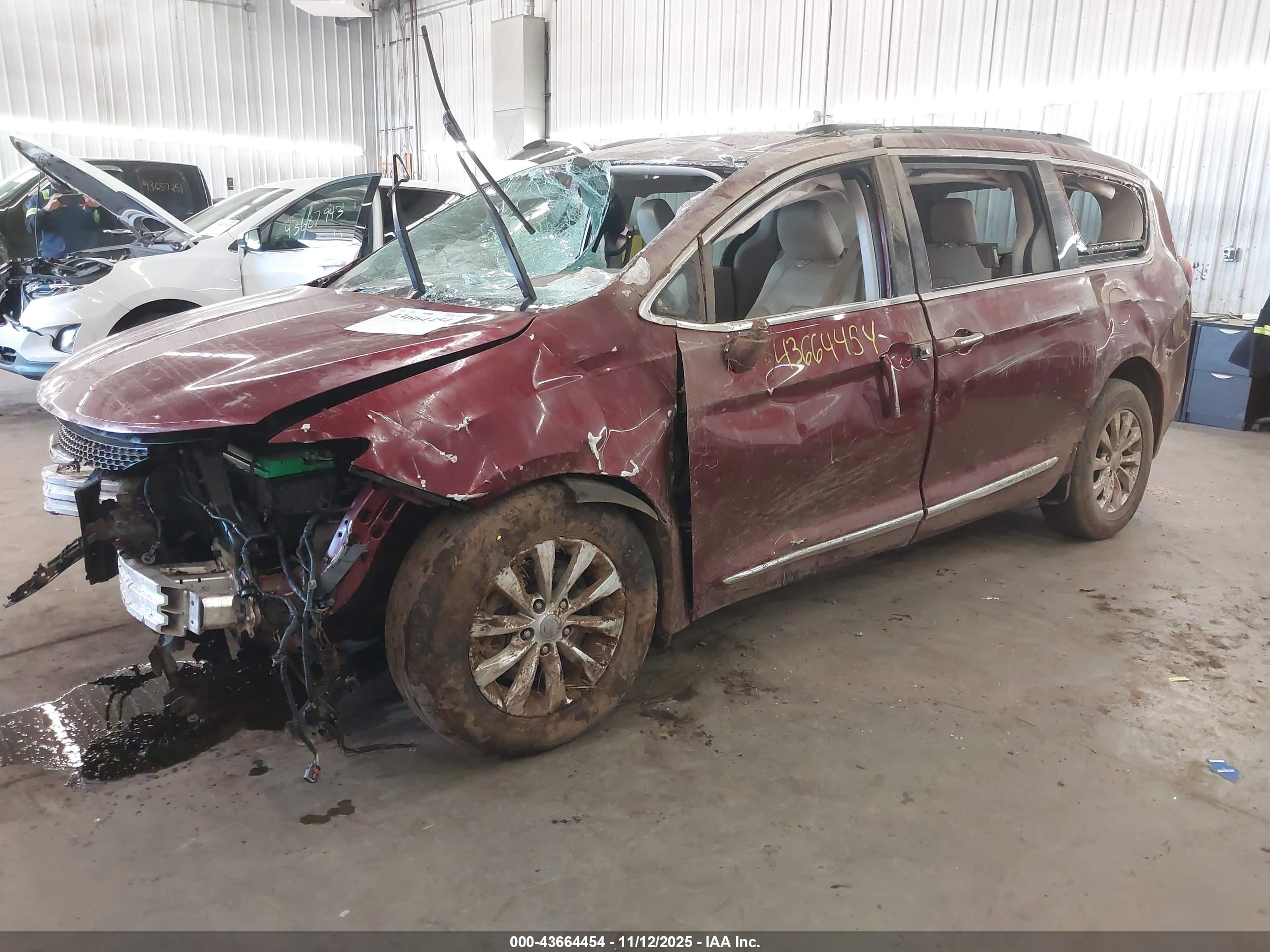 CHRYSLER PACIFICA image 2