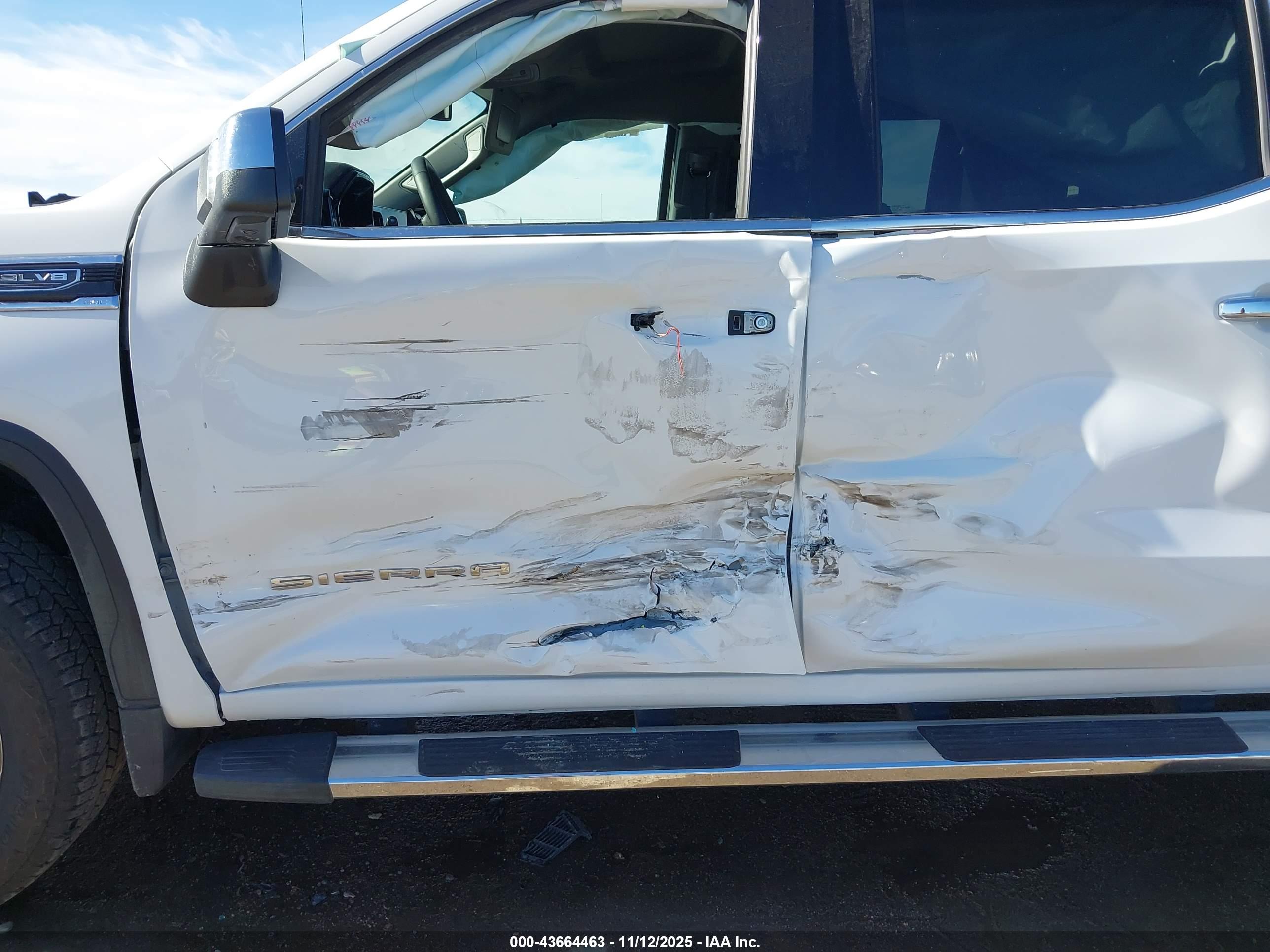 GMC SIERRA image 6