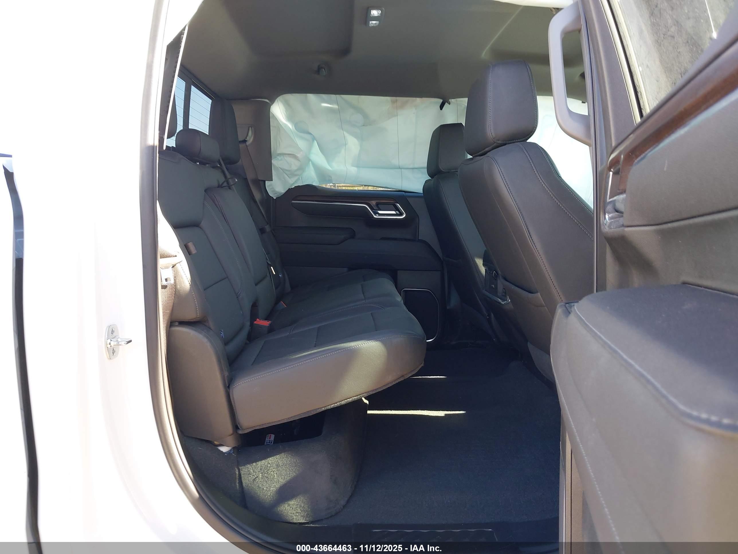 GMC SIERRA image 8