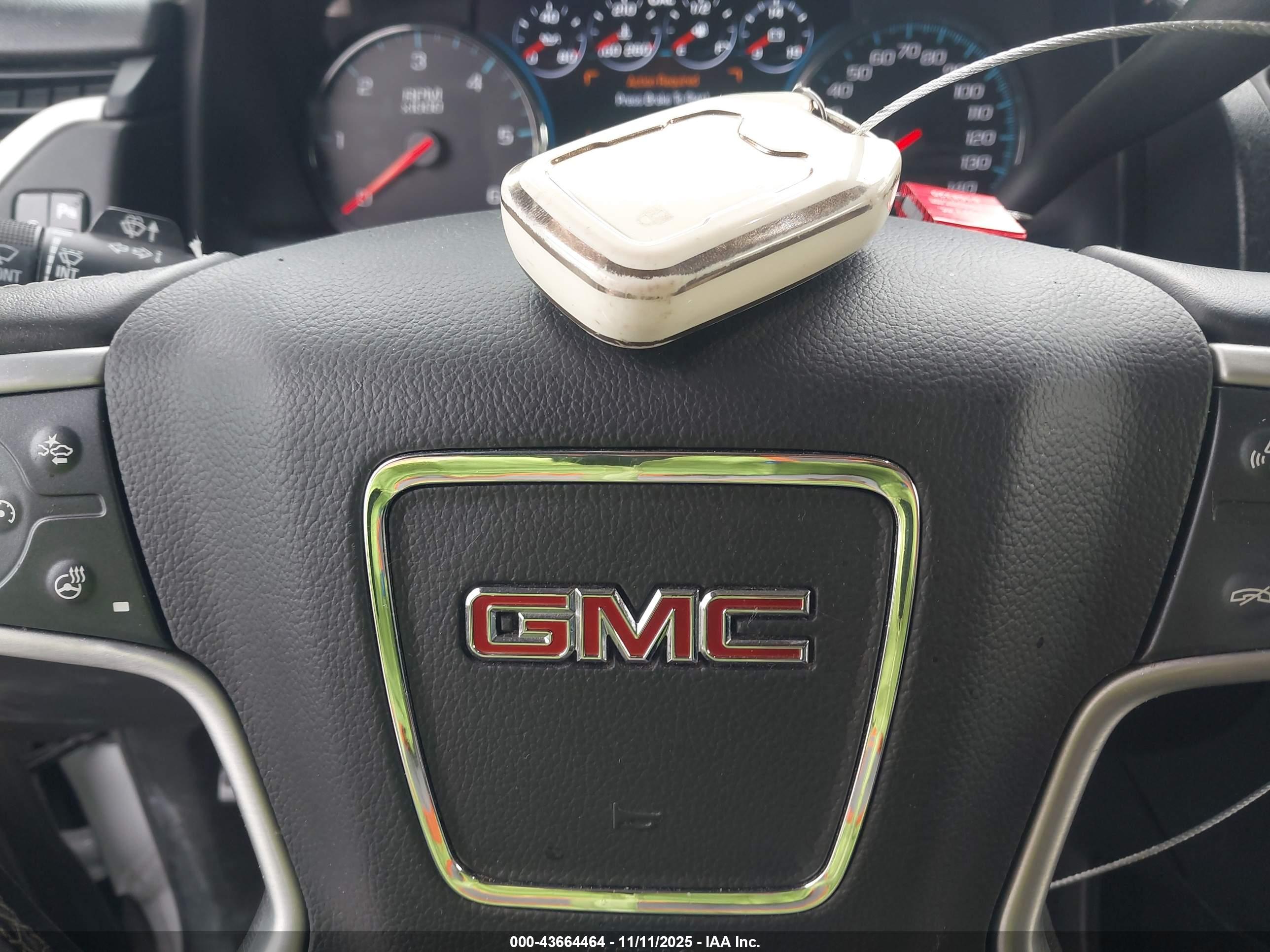 GMC YUKON image 11