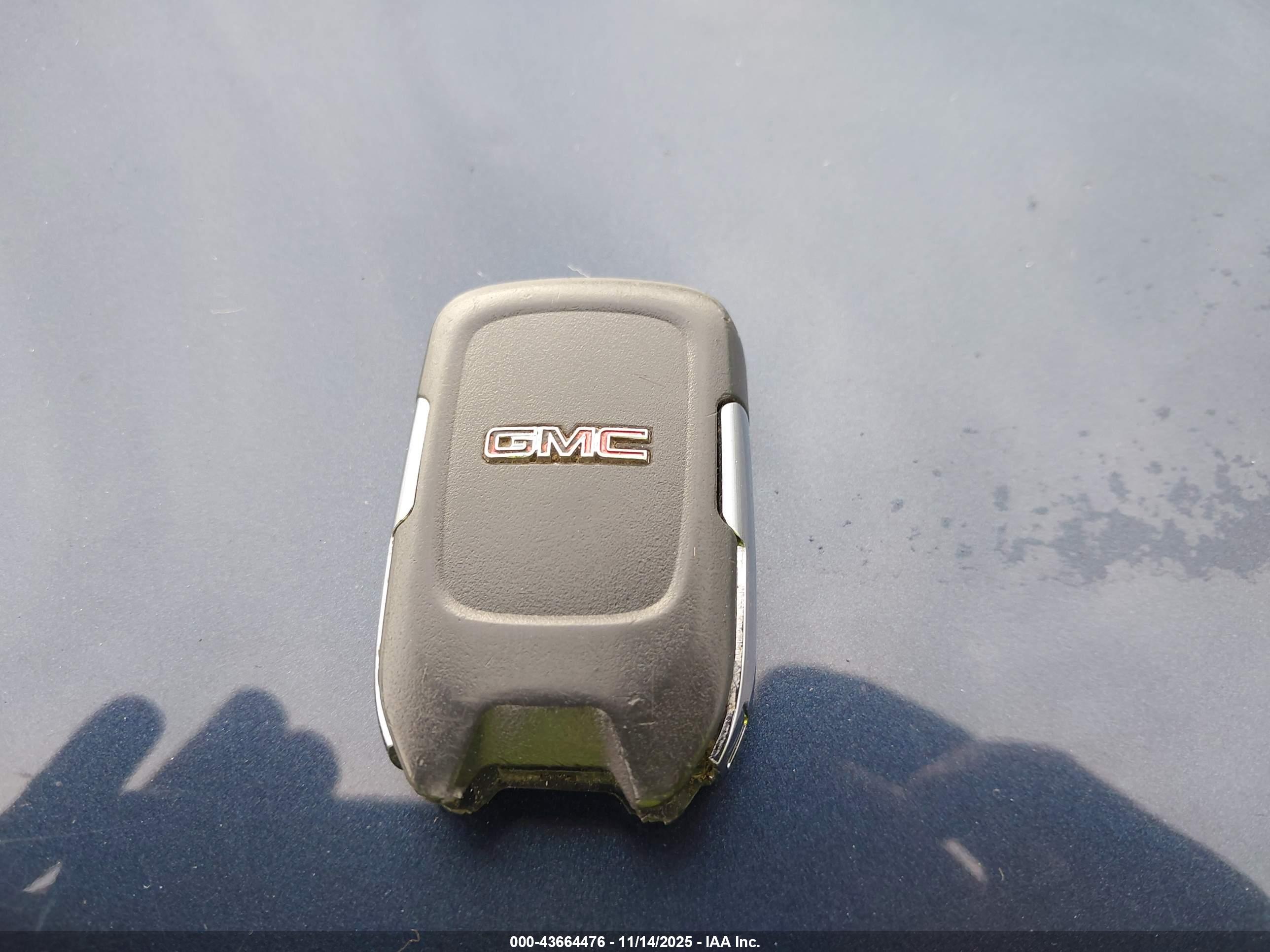 GMC TERRAIN image 11