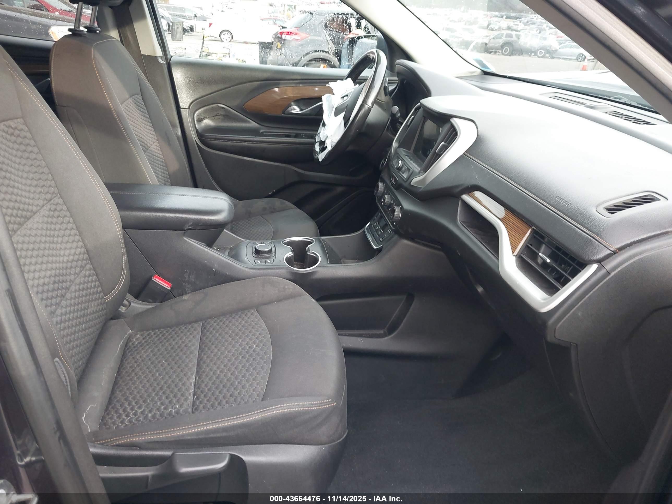 GMC TERRAIN image 5