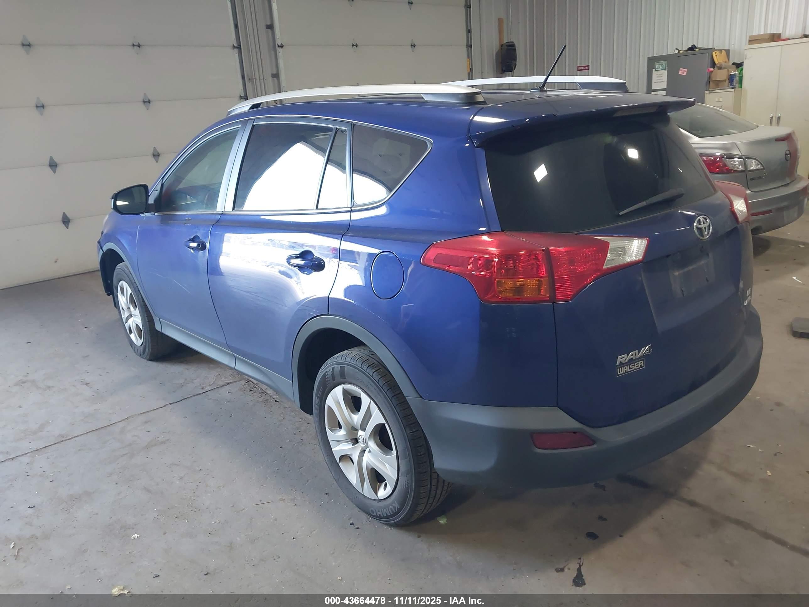 TOYOTA RAV4 image 3