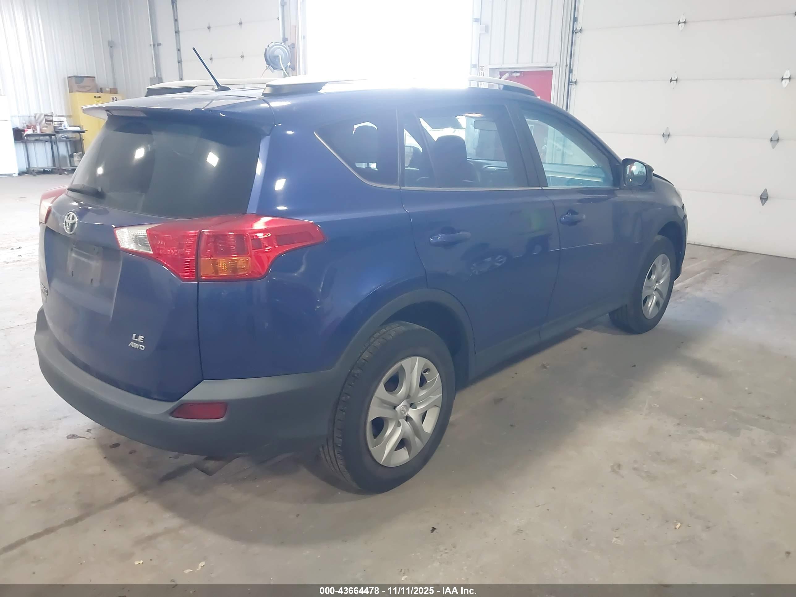 TOYOTA RAV4 image 4
