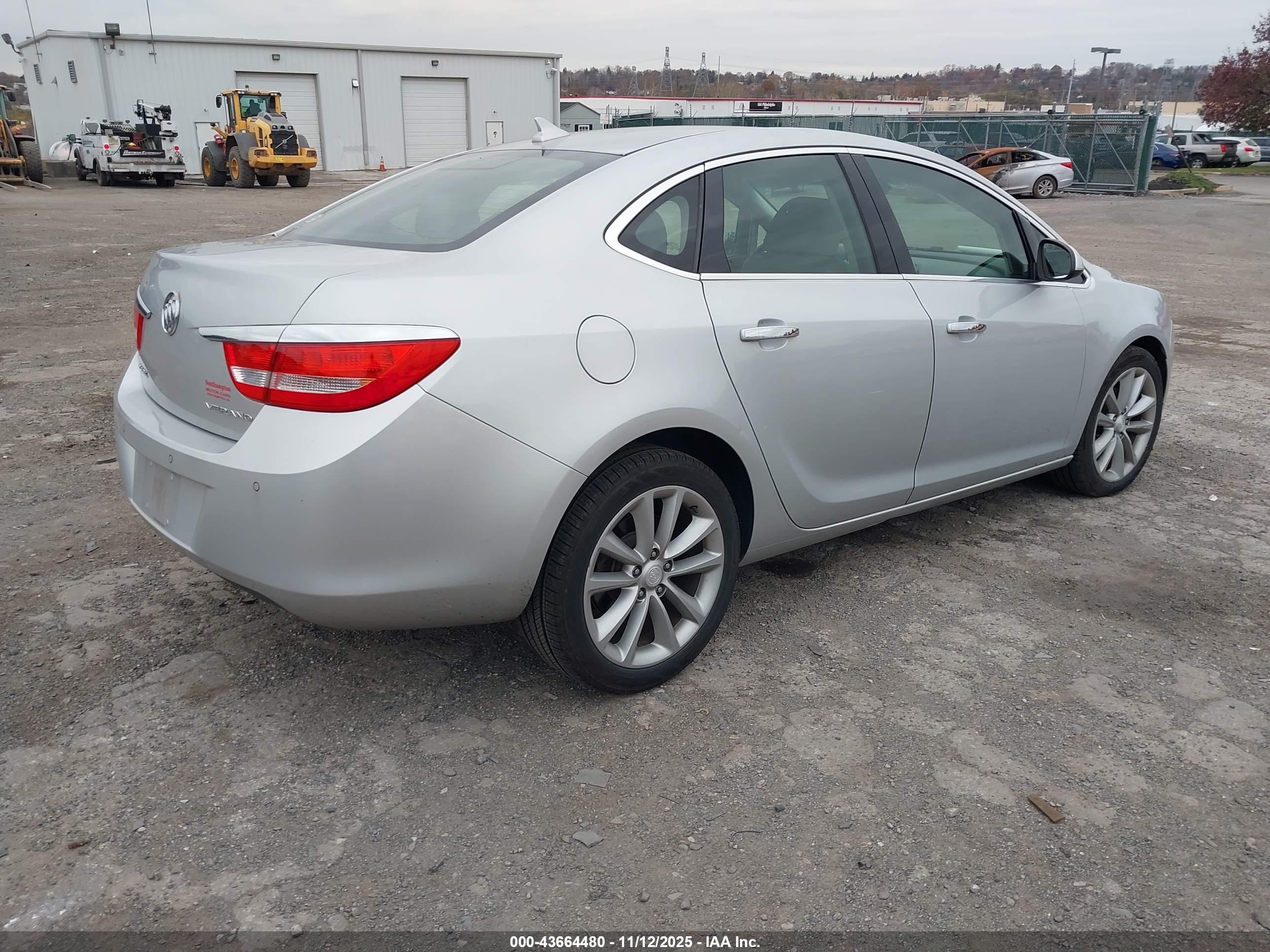 BUICK VERANO image 4