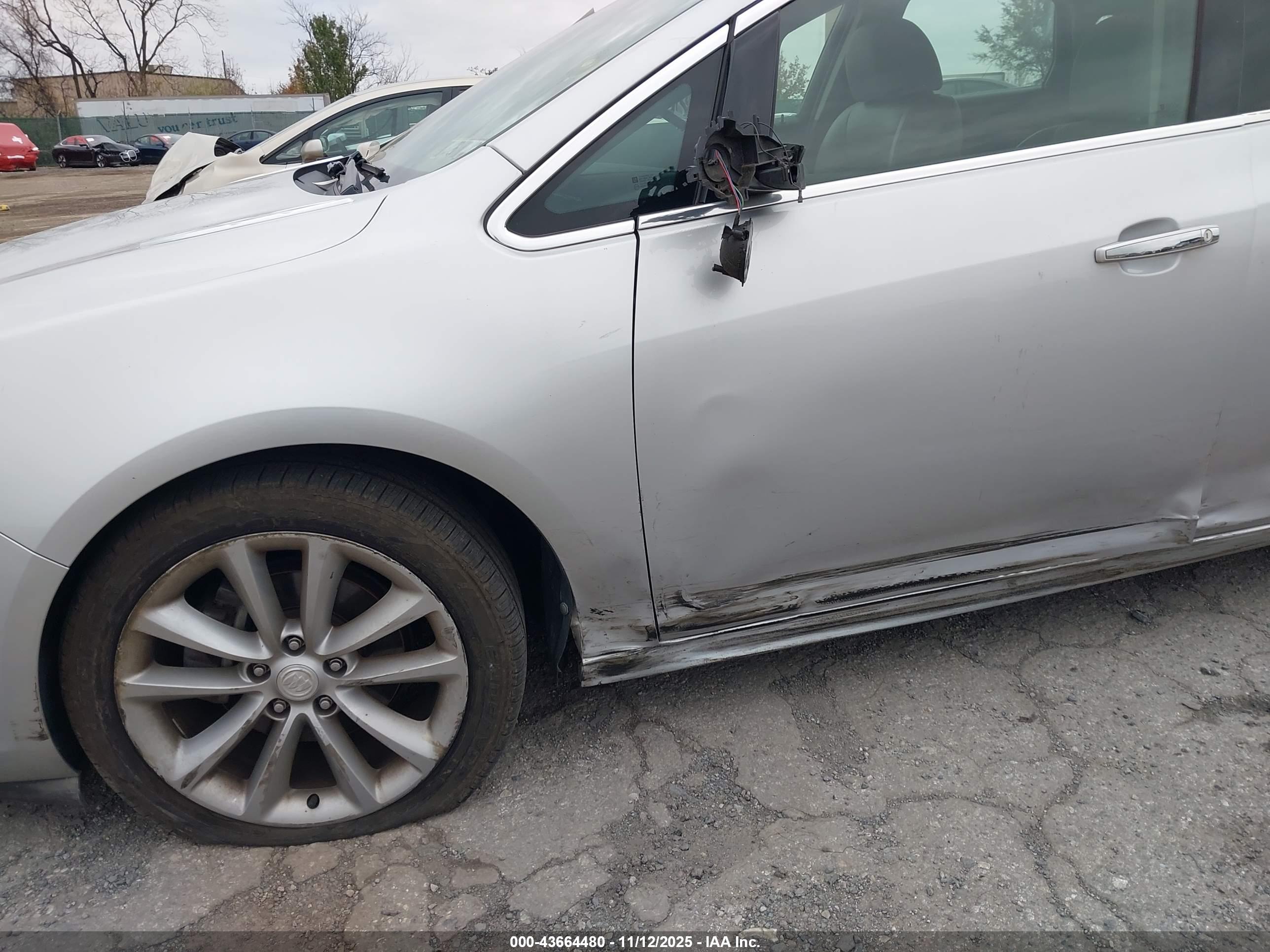 BUICK VERANO image 6