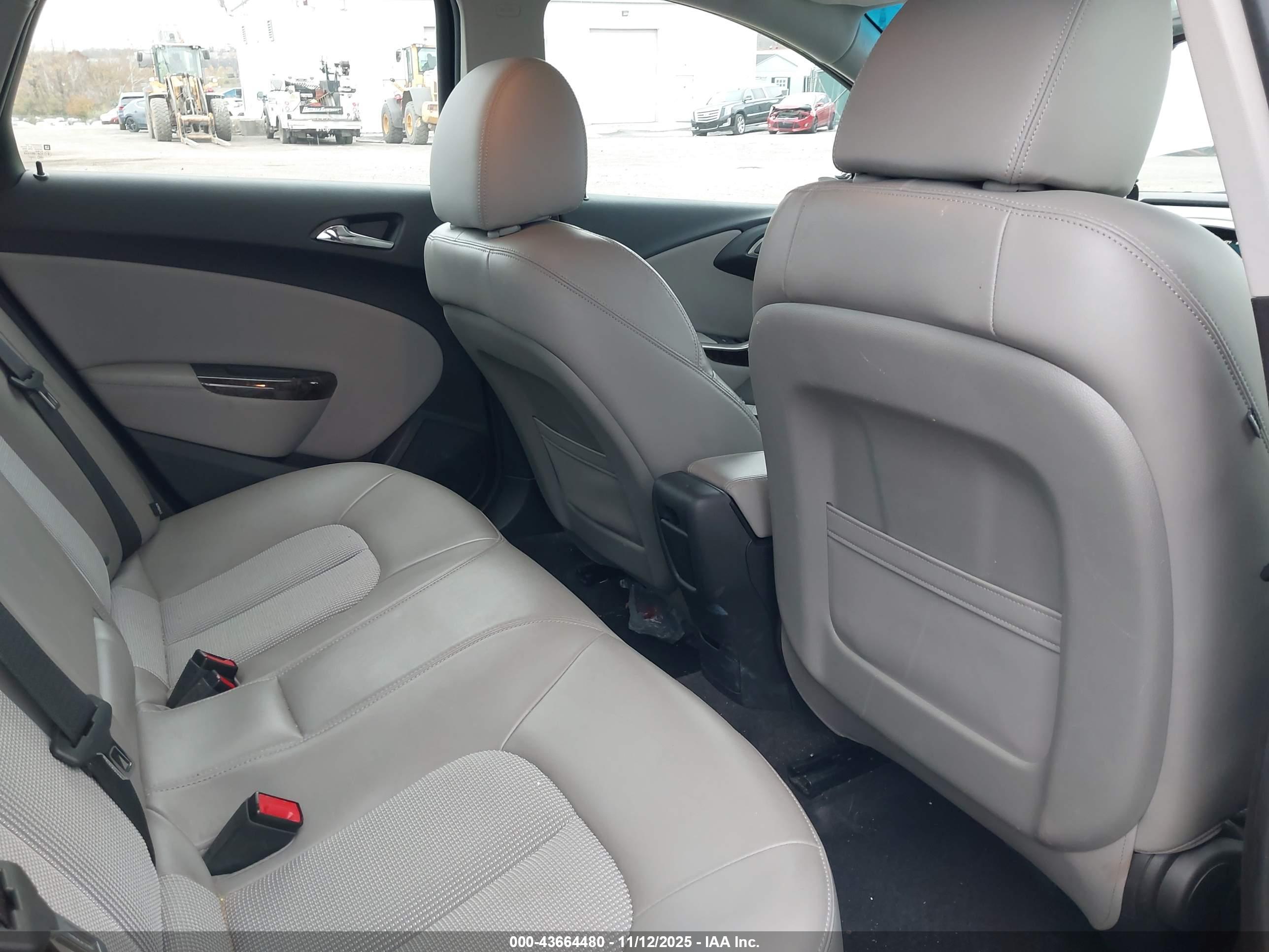 BUICK VERANO image 8