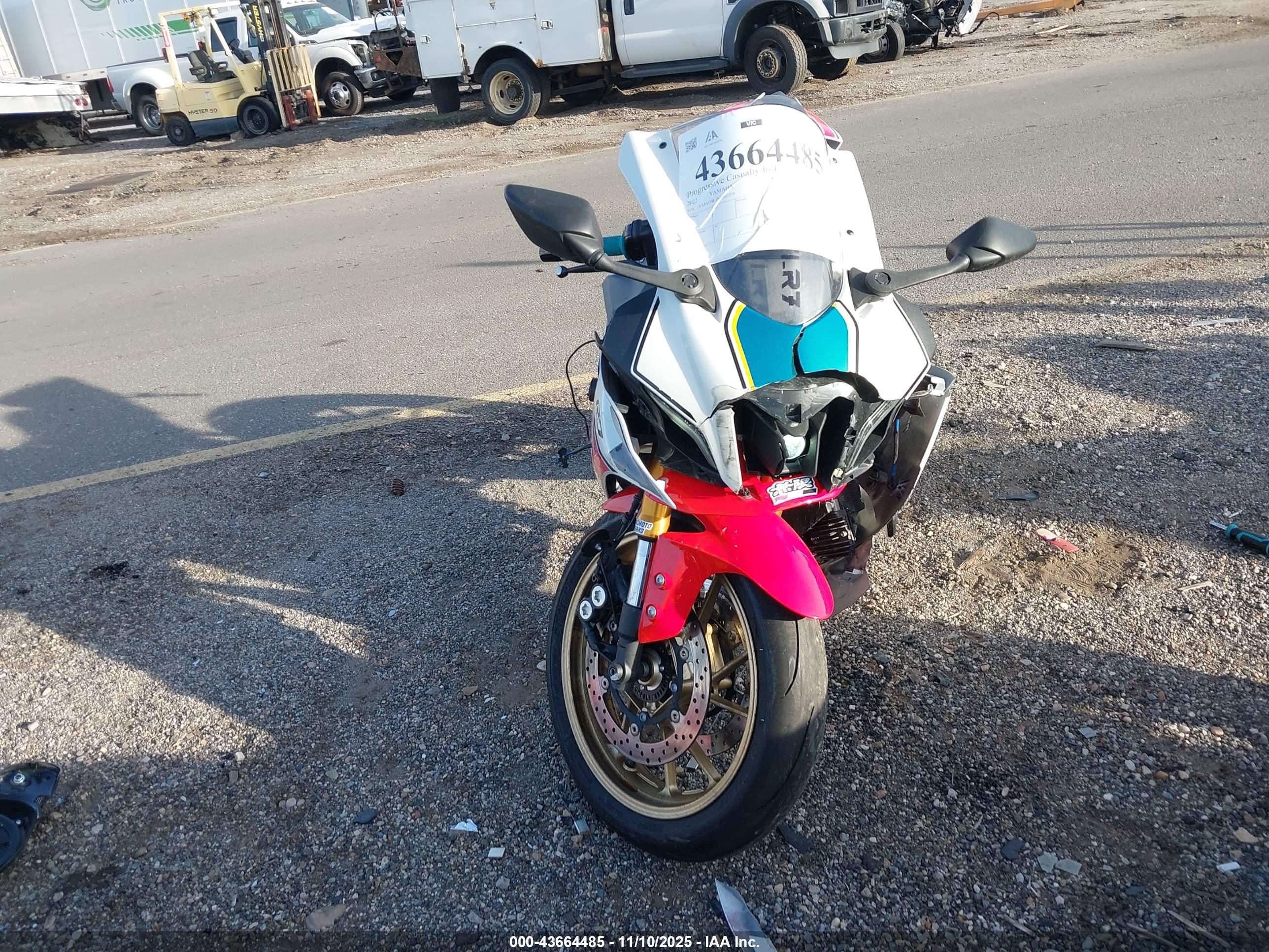 YAMAHA YZFR7 image 5