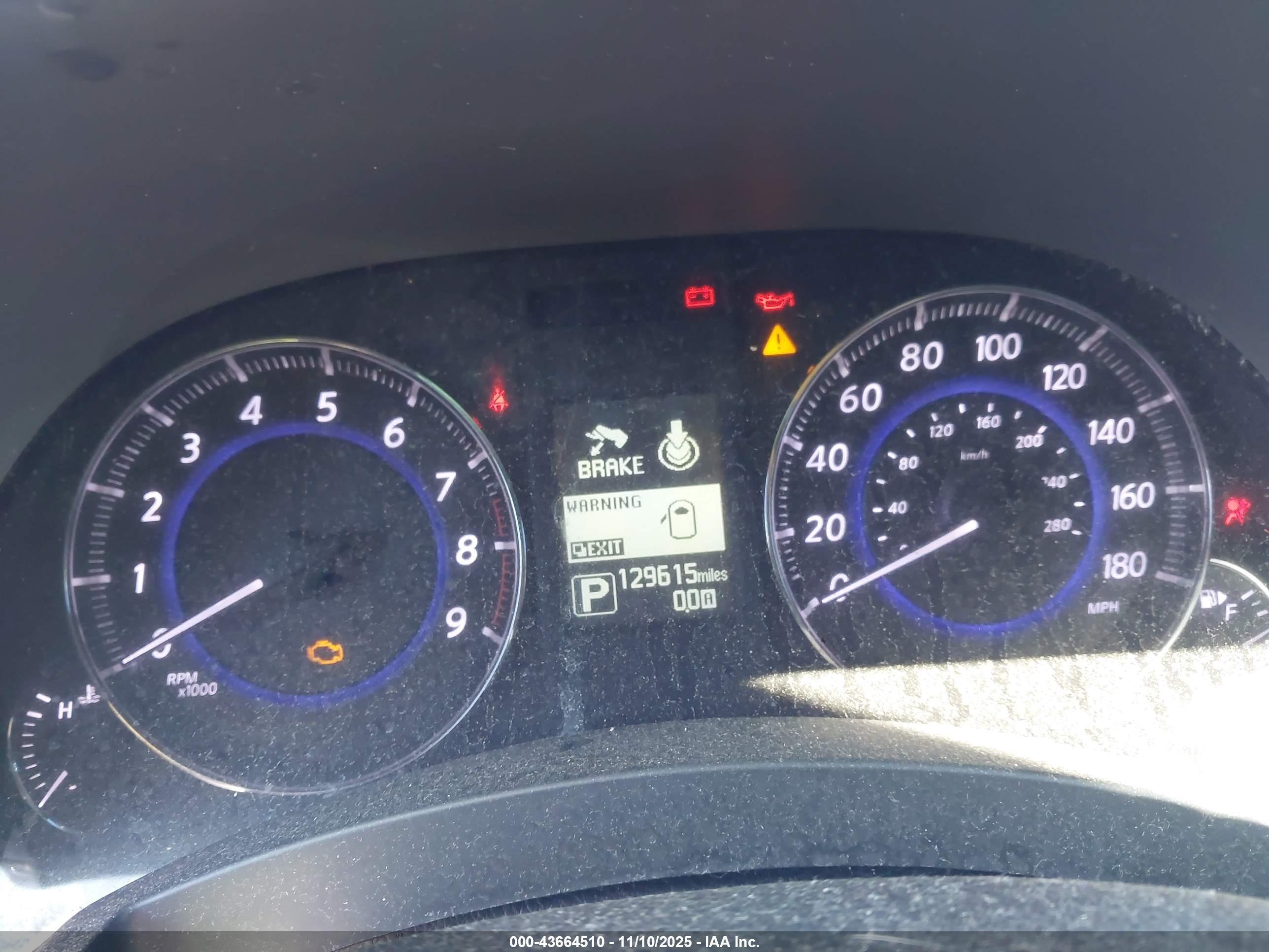 INFINITI QX70 image 7