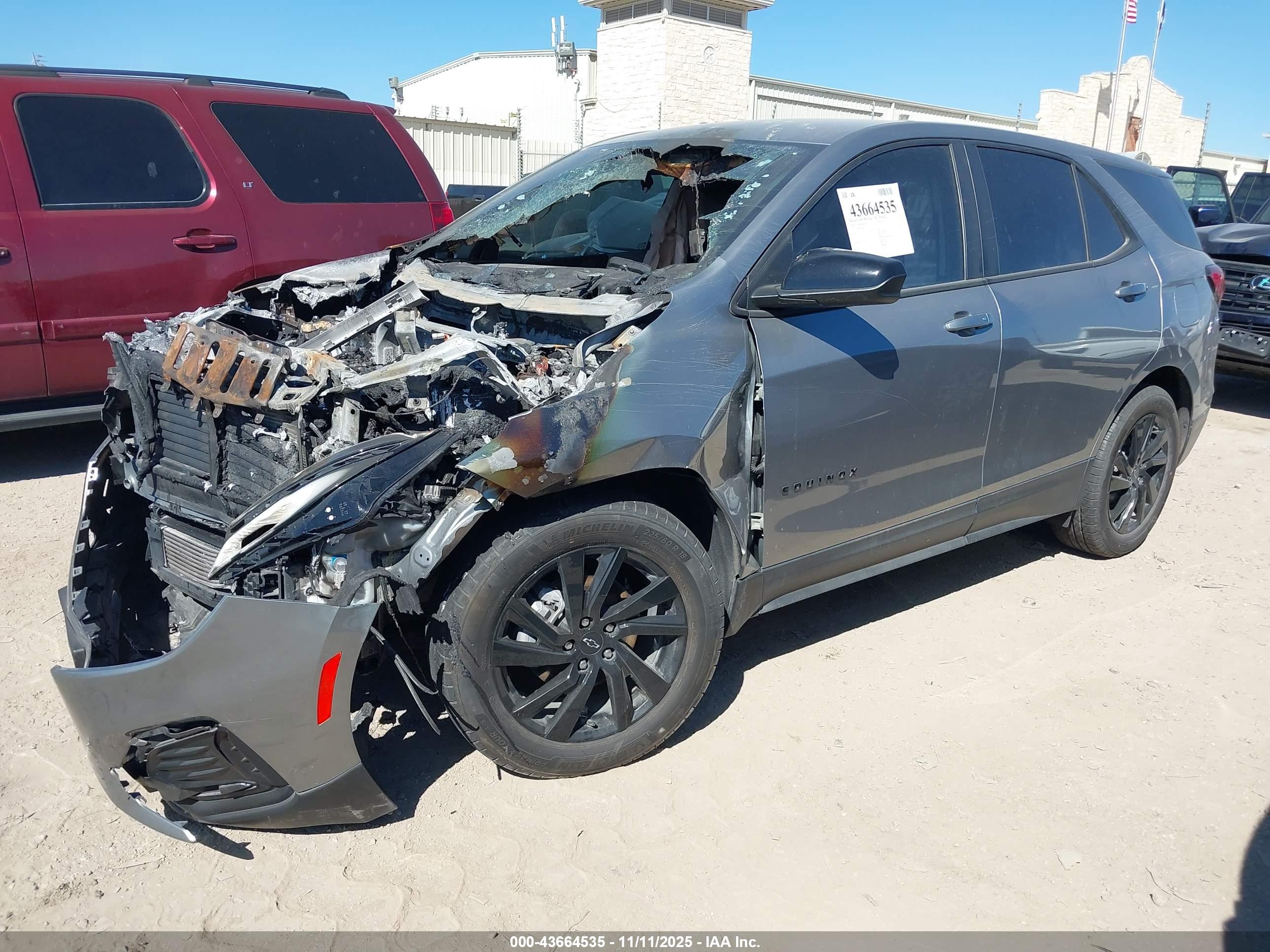 CHEVROLET EQUINOX image 2