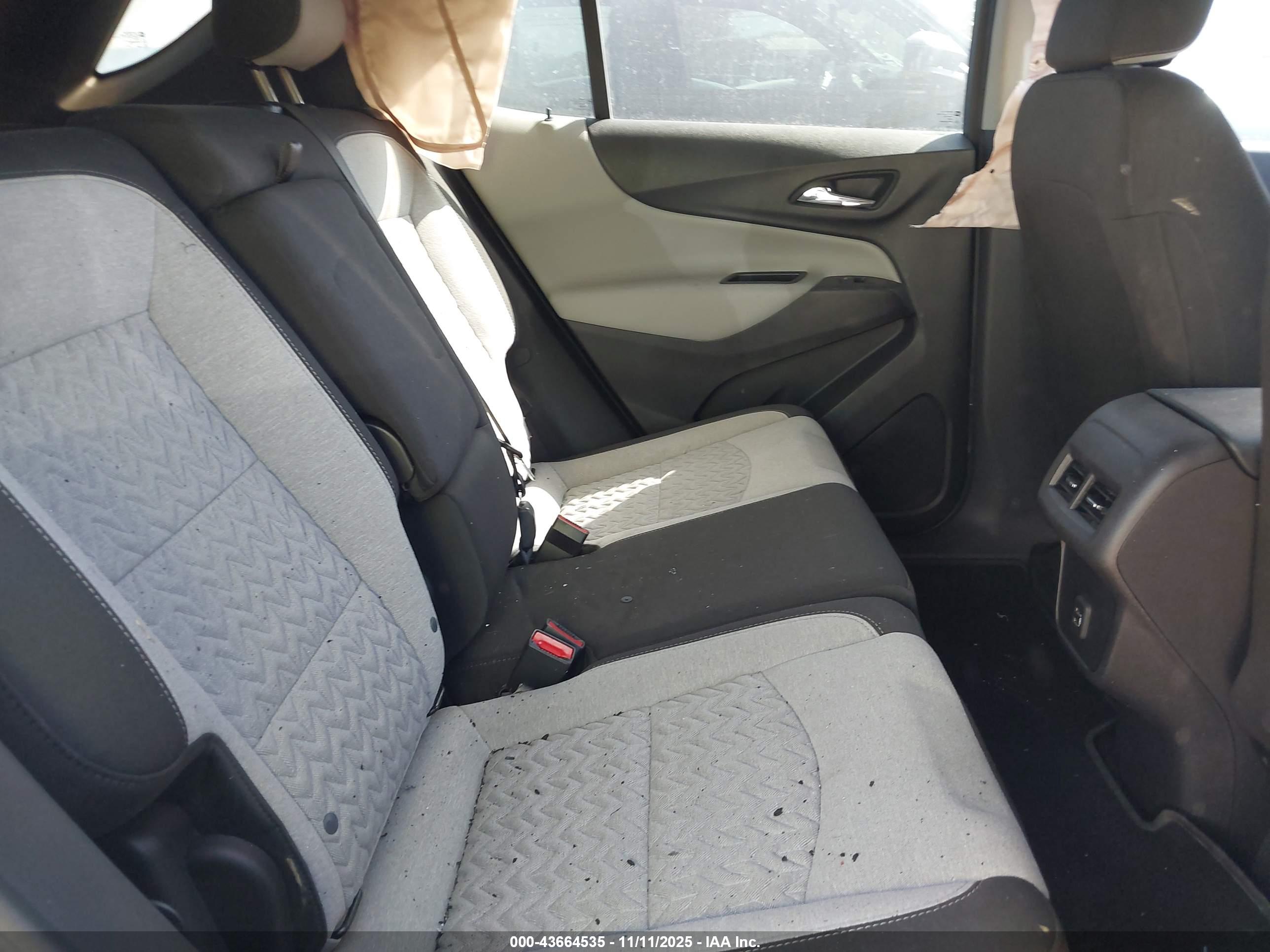 CHEVROLET EQUINOX image 8