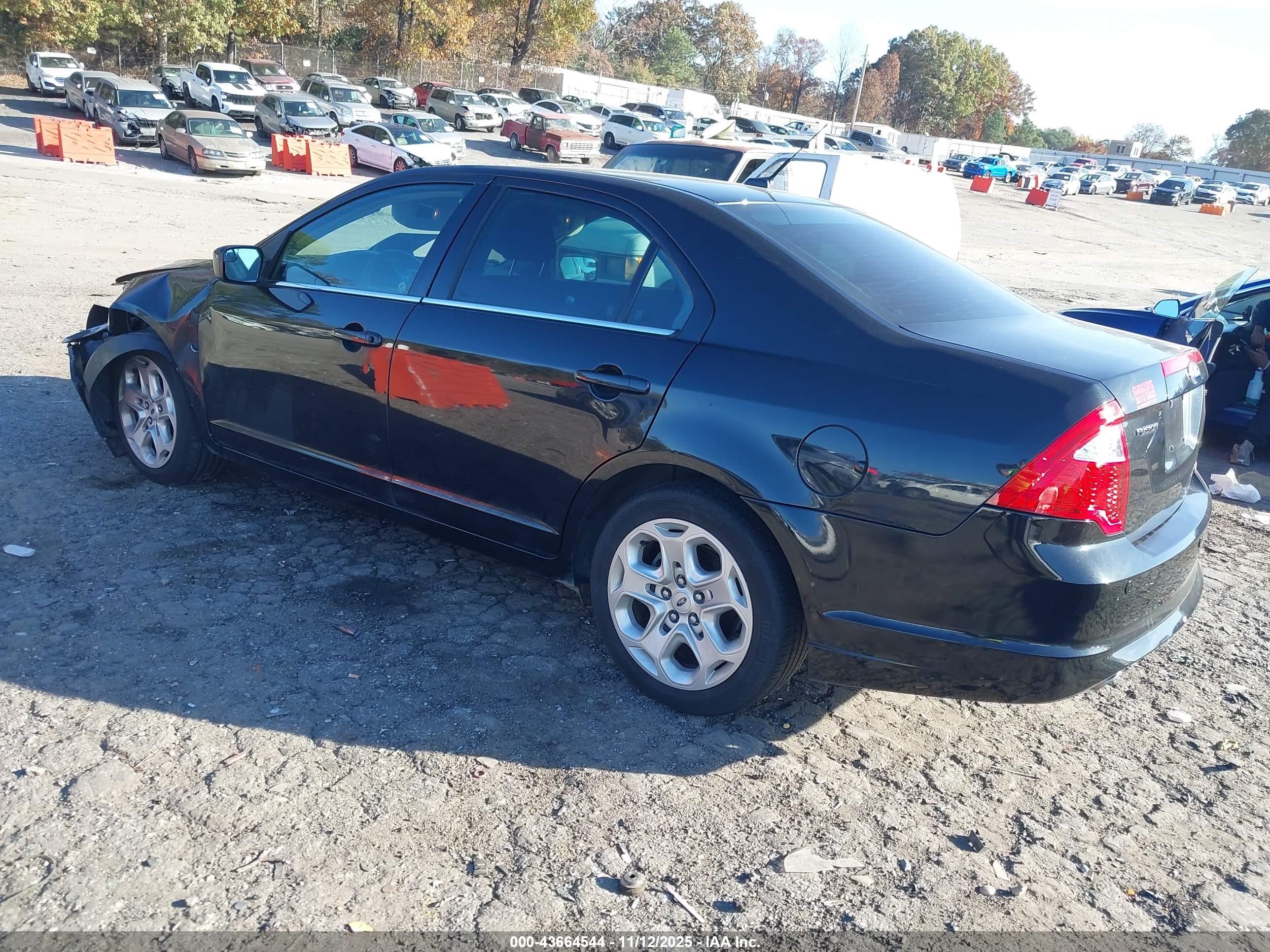 FORD FUSION image 3