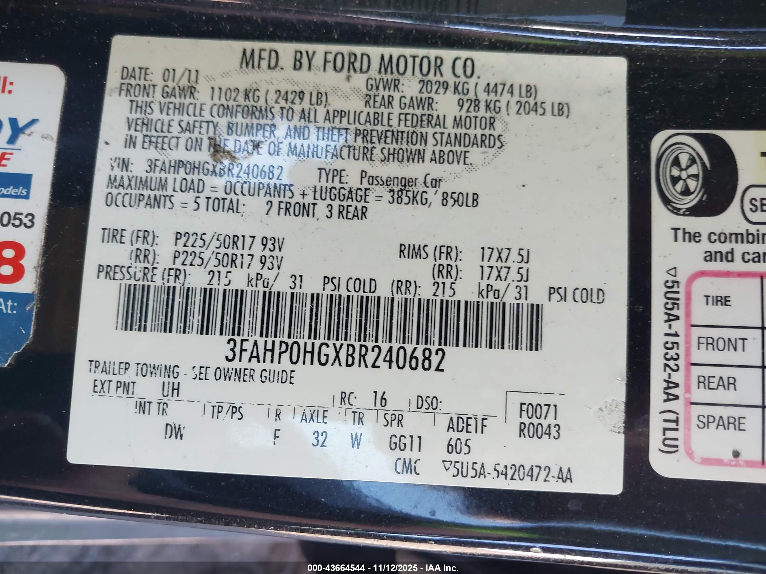 FORD FUSION image 9