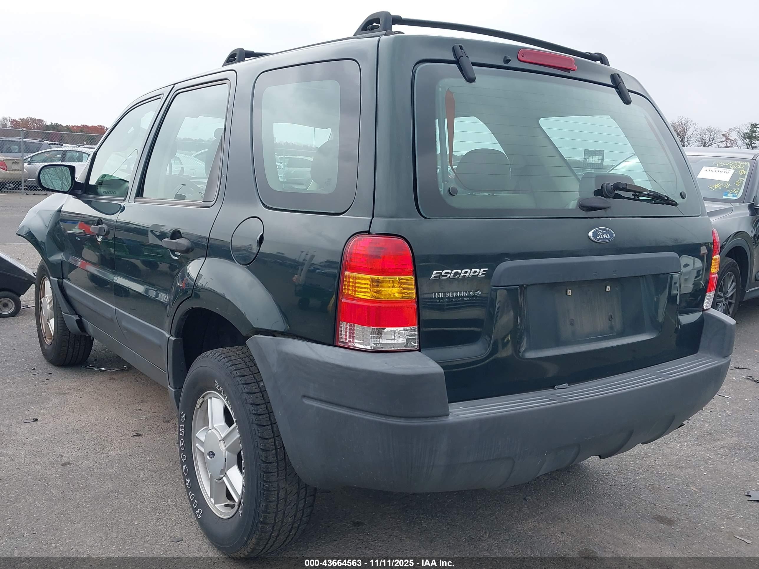 FORD ESCAPE image 3