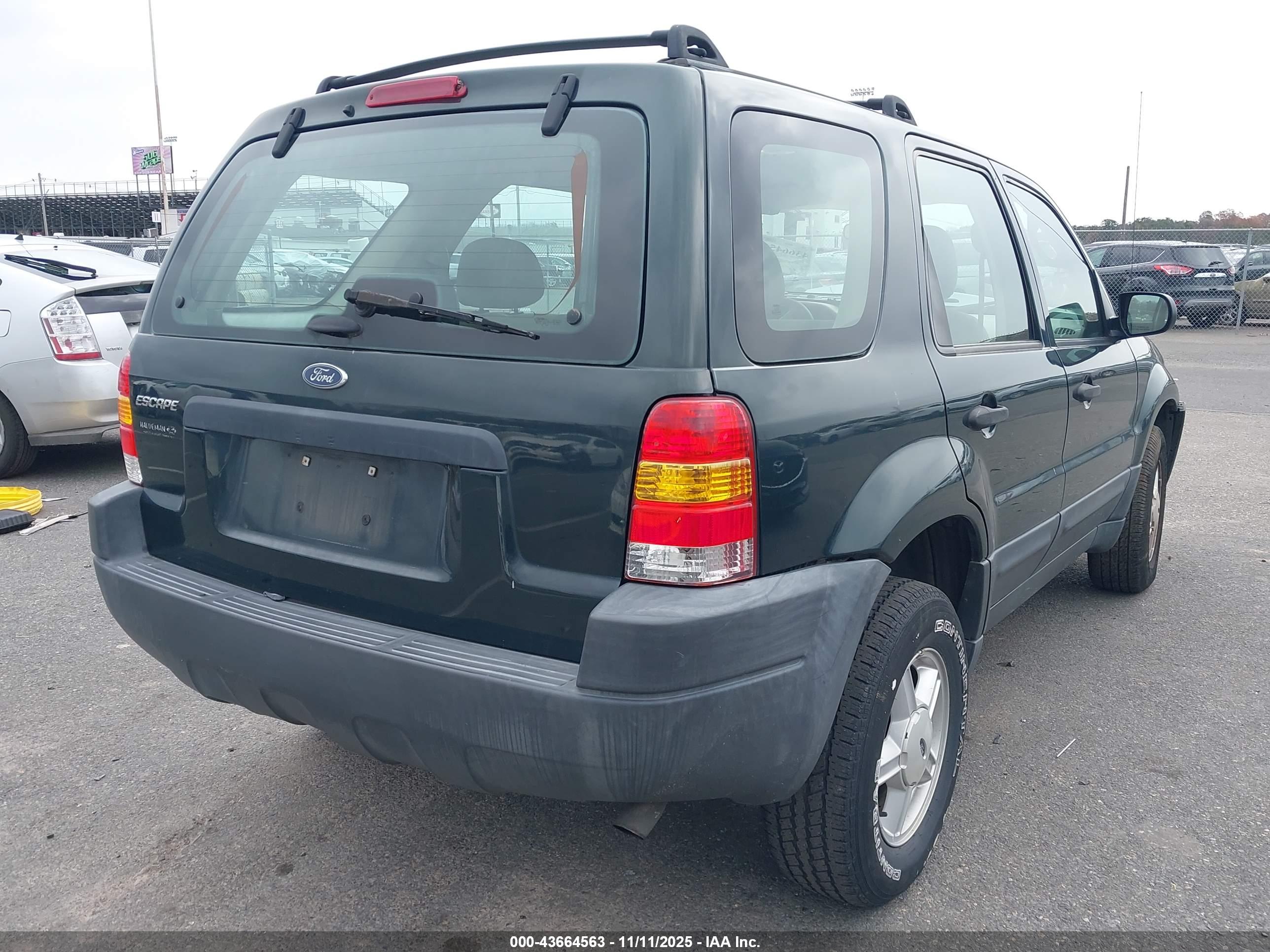 FORD ESCAPE image 4