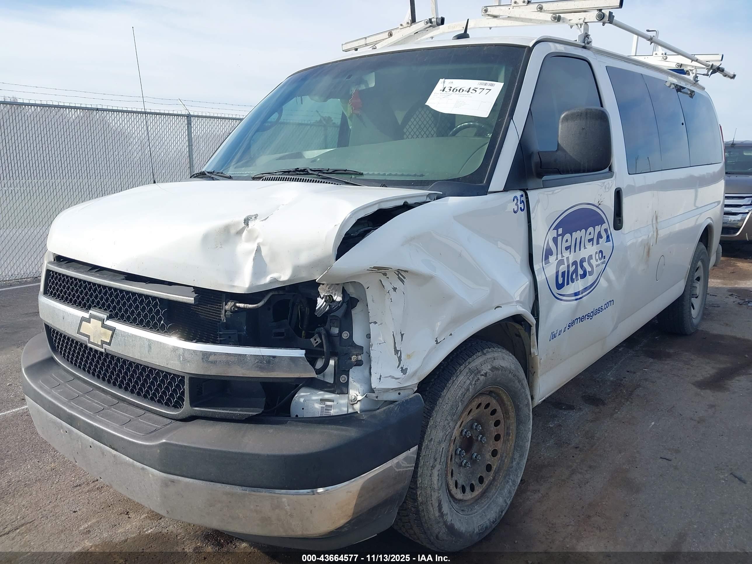 CHEVROLET EXPRESS image 6