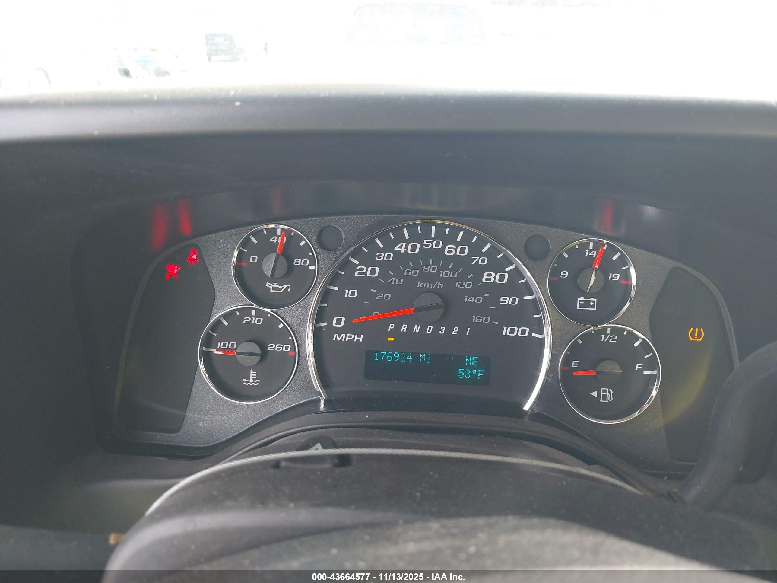 CHEVROLET EXPRESS image 7