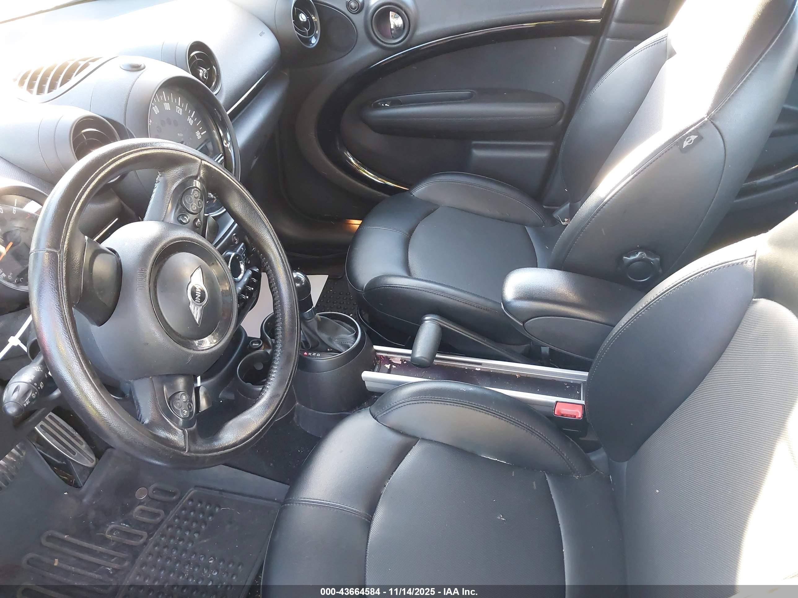 MINI COUNTRYMAN image 5