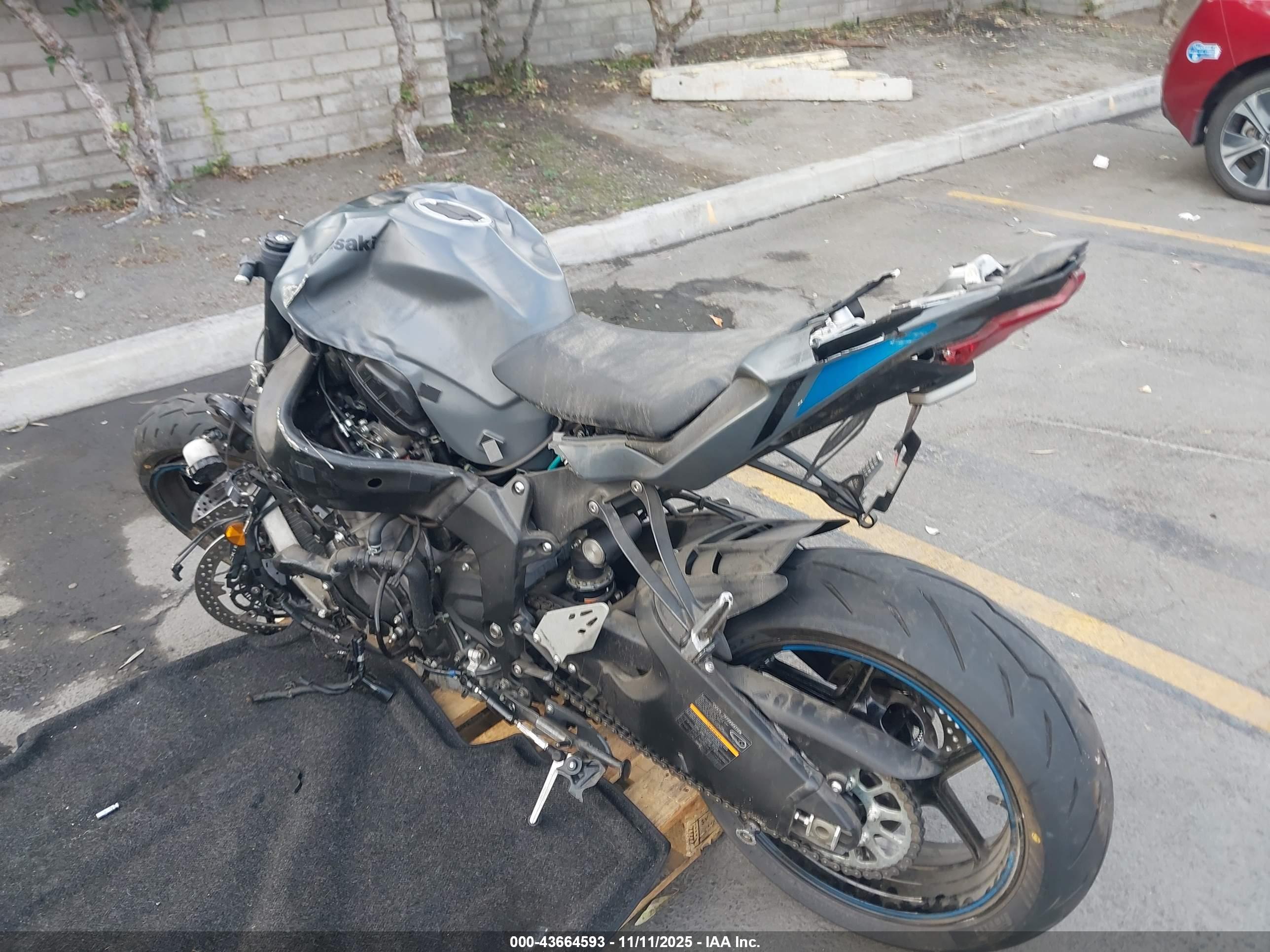 KAWASAKI ZX636 image 3