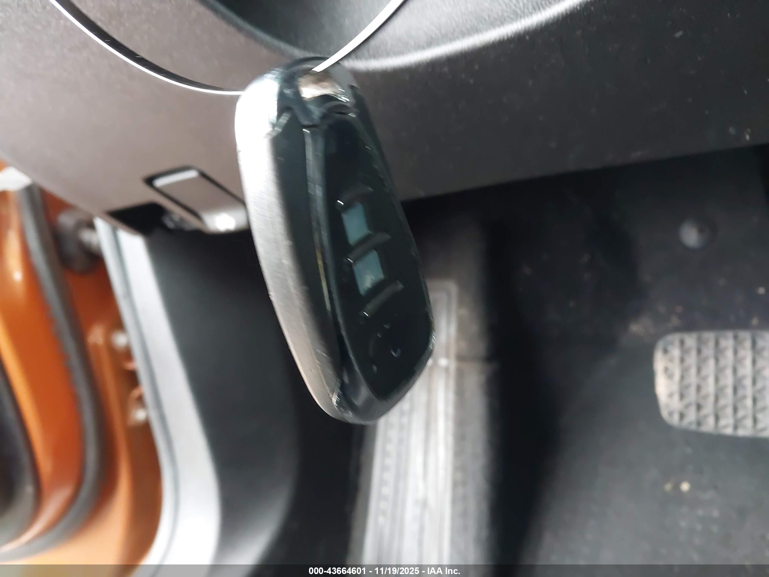 CHEVROLET EQUINOX image 11