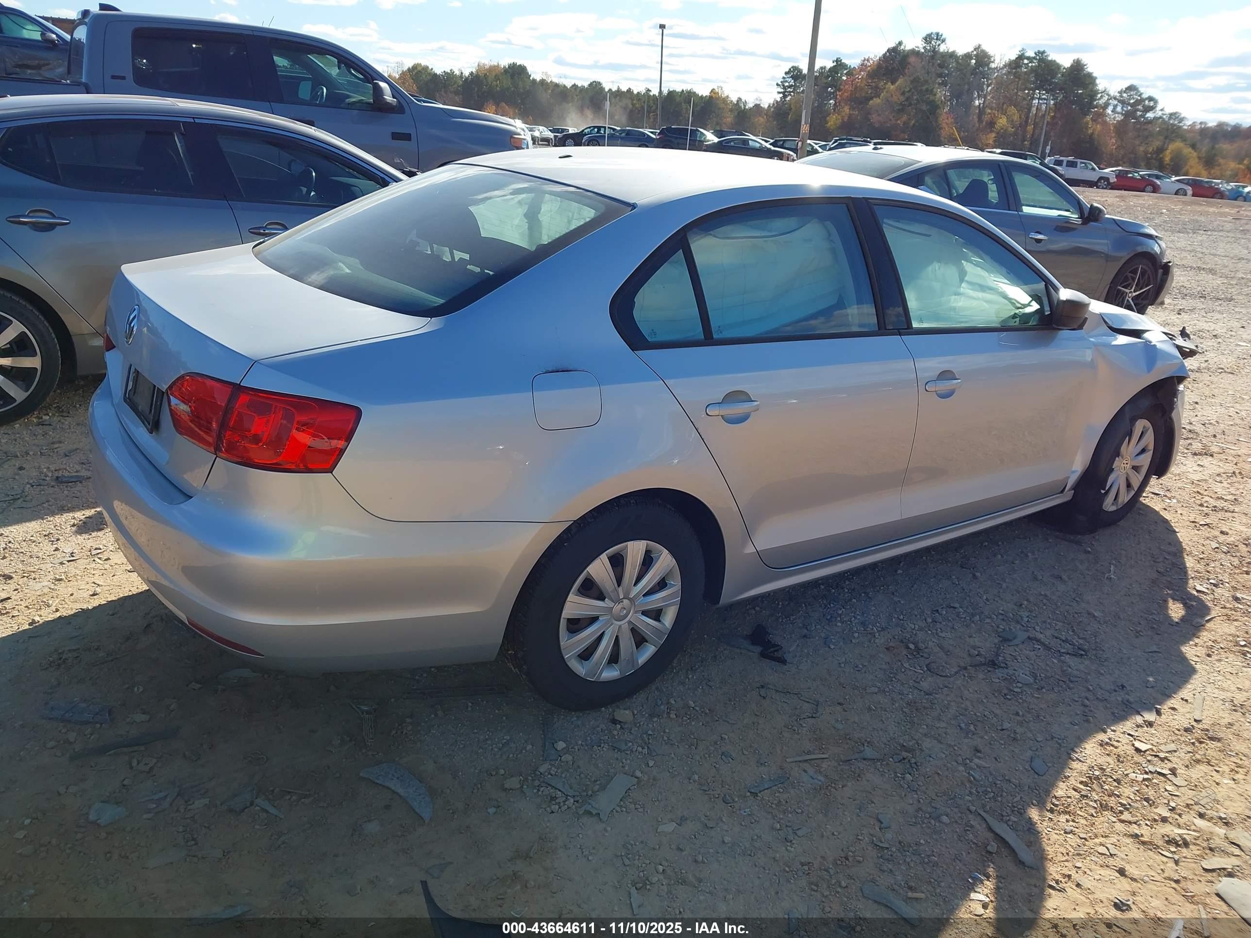 VOLKSWAGEN JETTA image 4