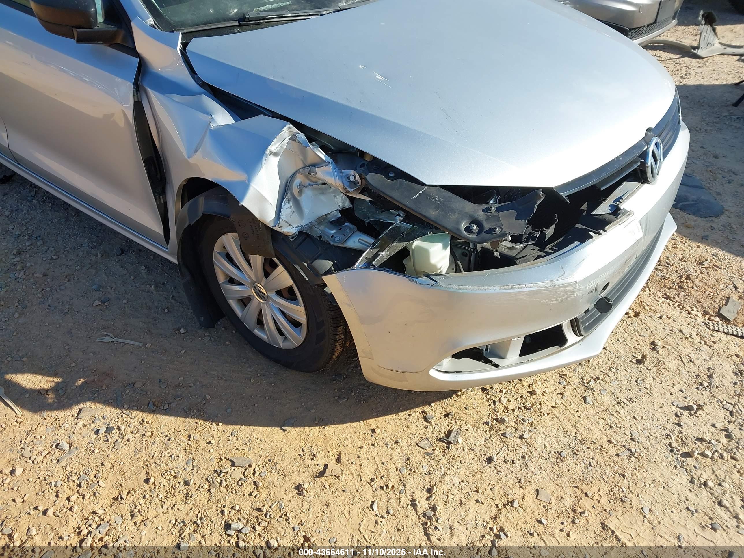 VOLKSWAGEN JETTA image 6