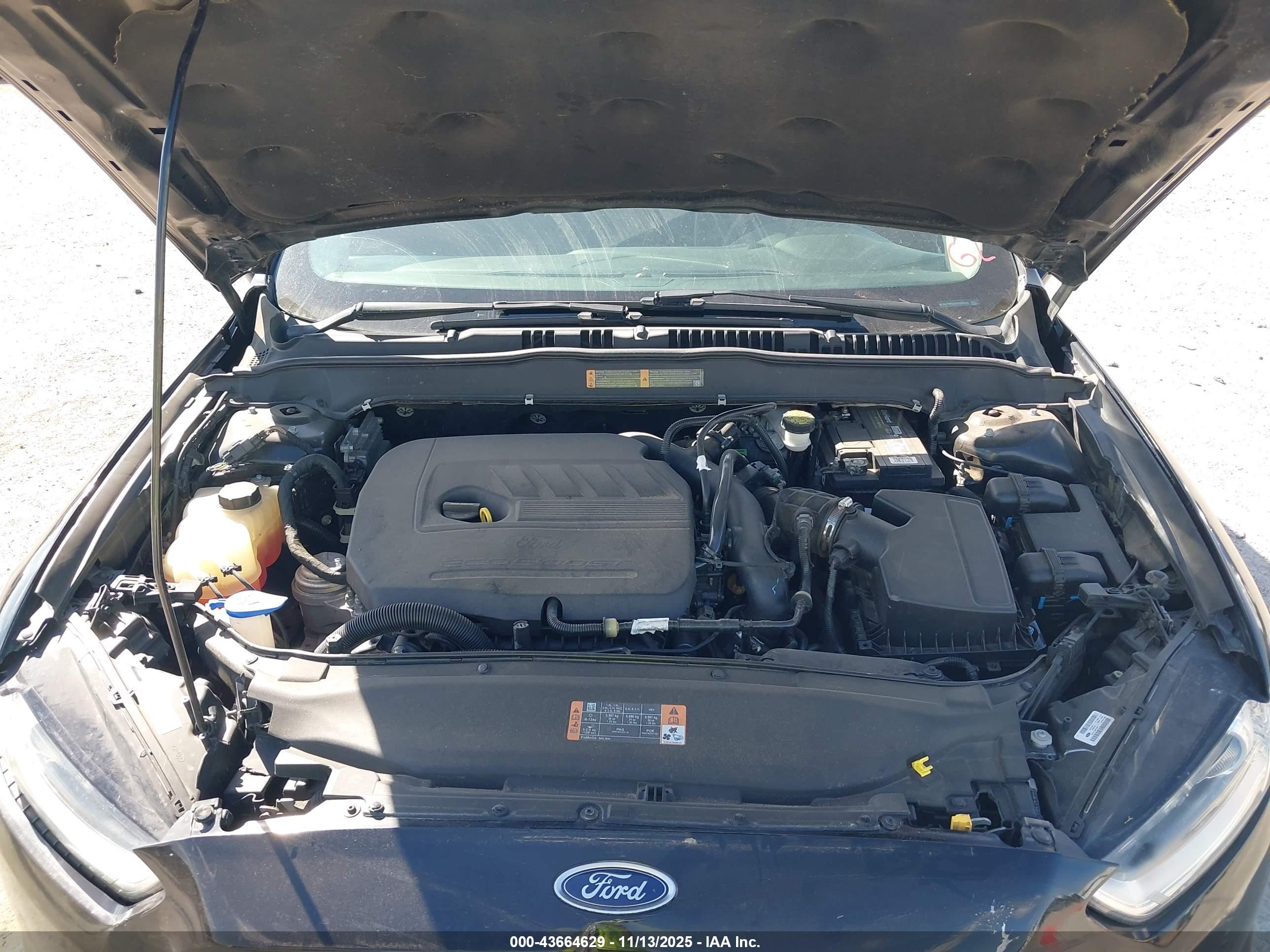 FORD FUSION image 10