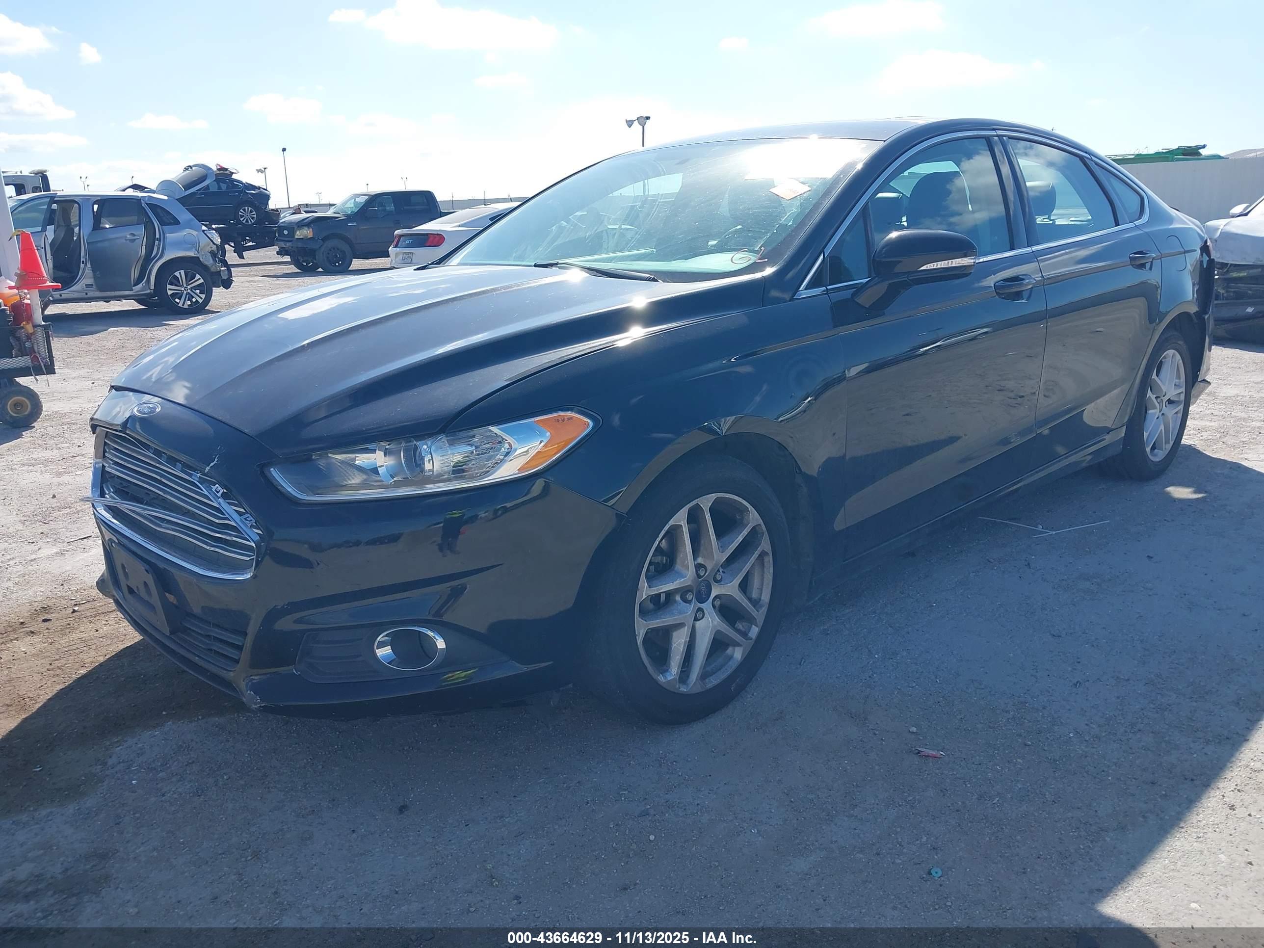 FORD FUSION image 2