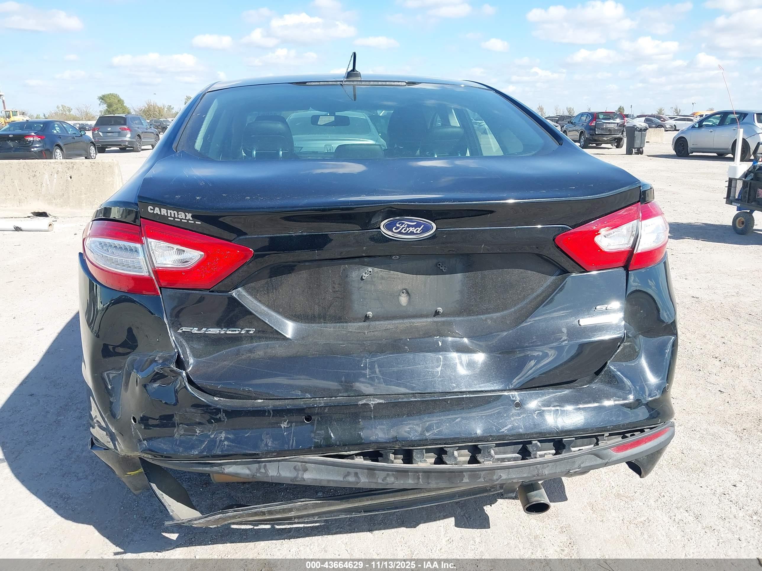 FORD FUSION image 6