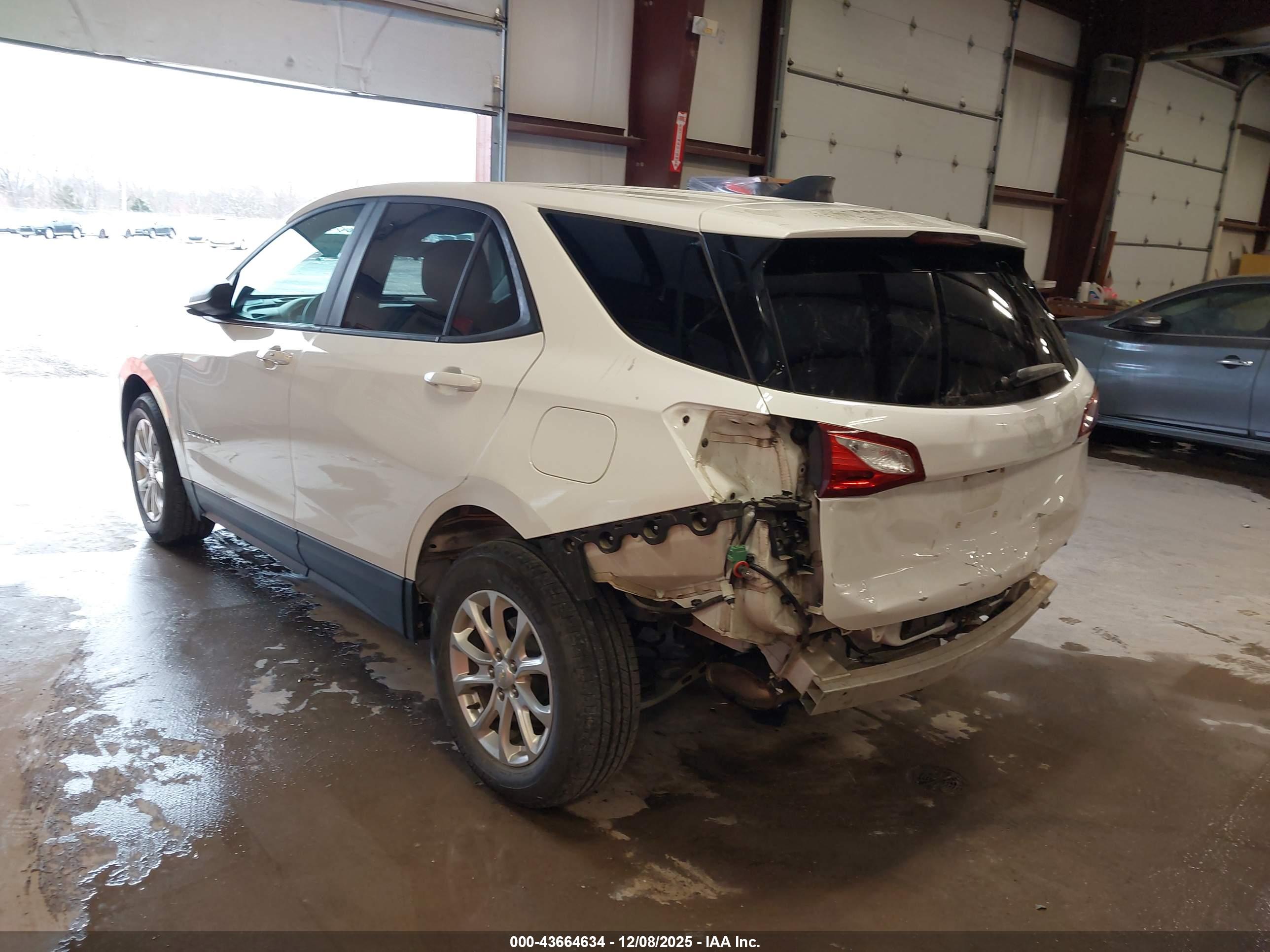 CHEVROLET EQUINOX image 3