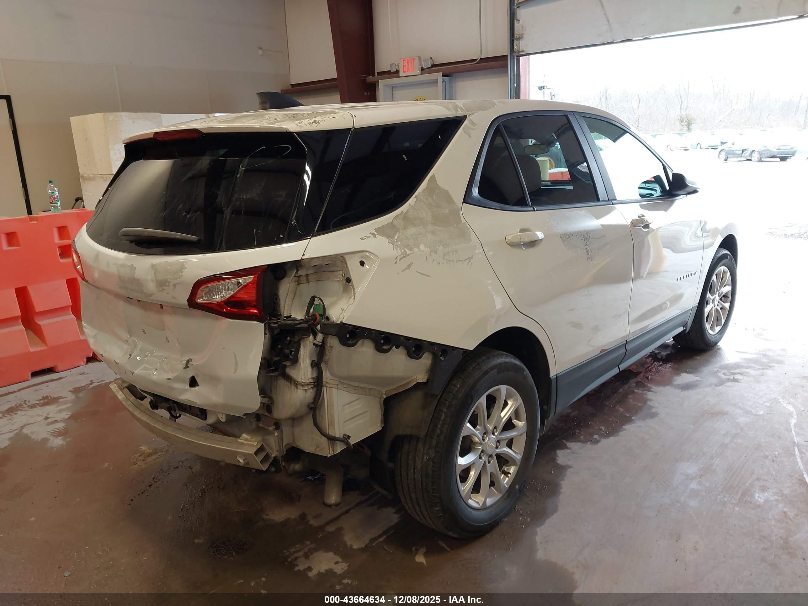 CHEVROLET EQUINOX image 4
