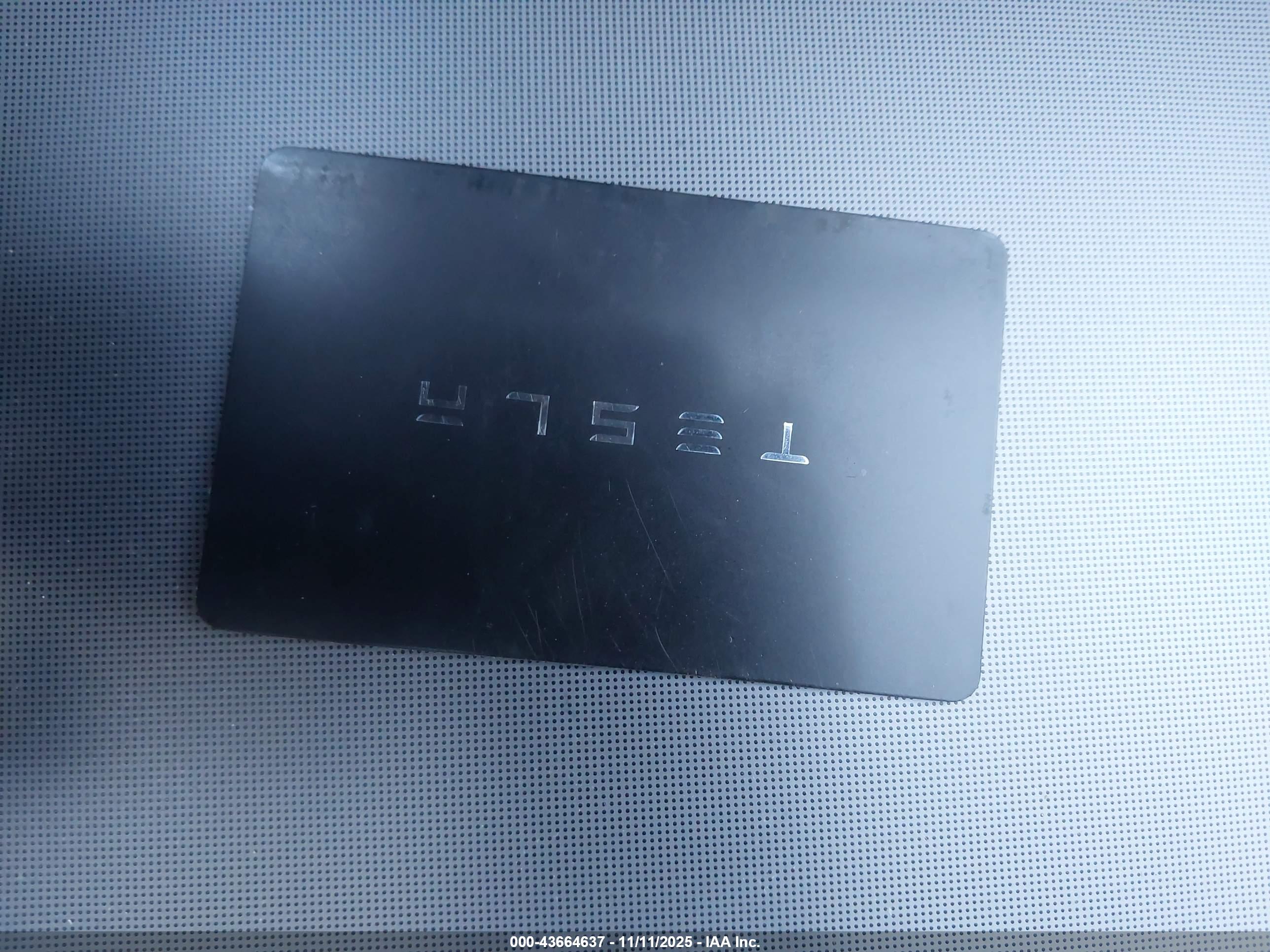 TESLA MODEL image 11