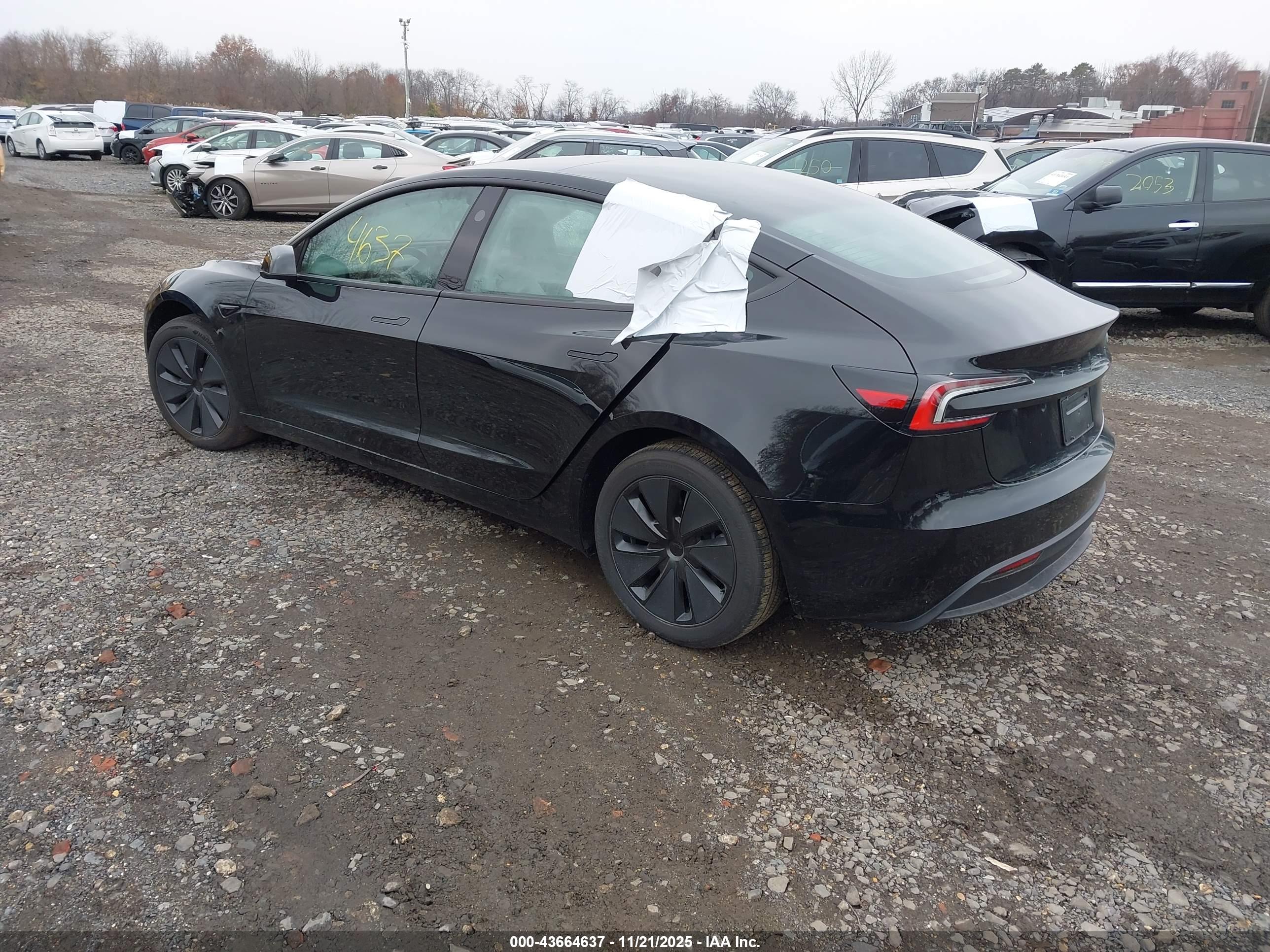 TESLA MODEL image 3