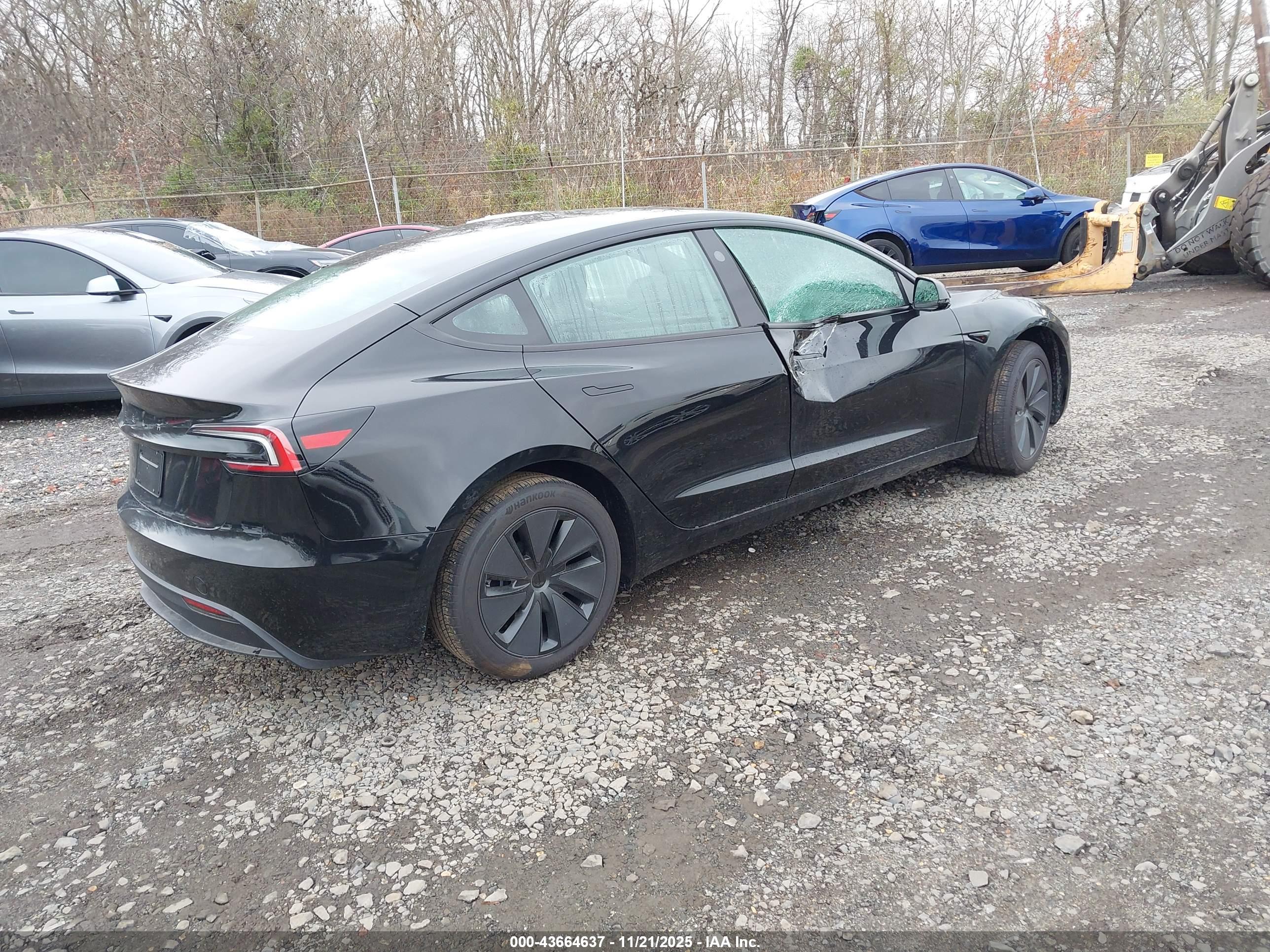 TESLA MODEL image 4