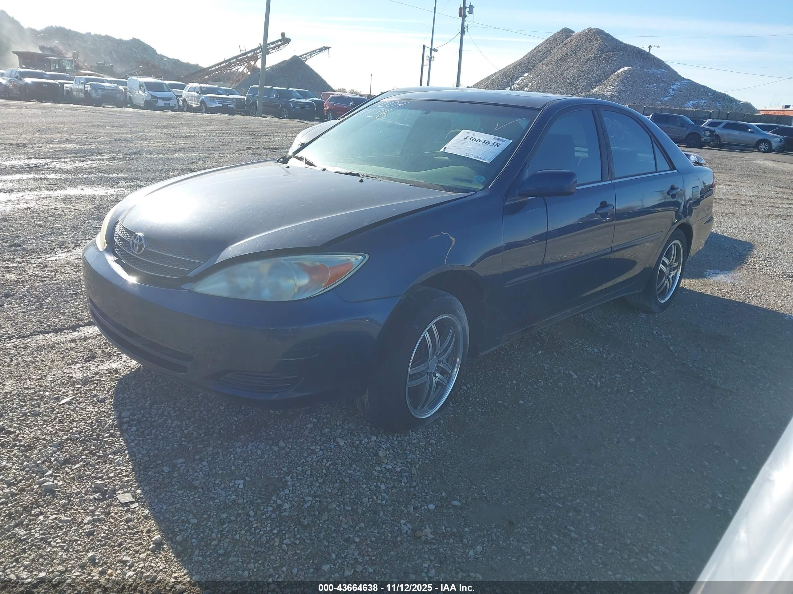 TOYOTA CAMRY image 2