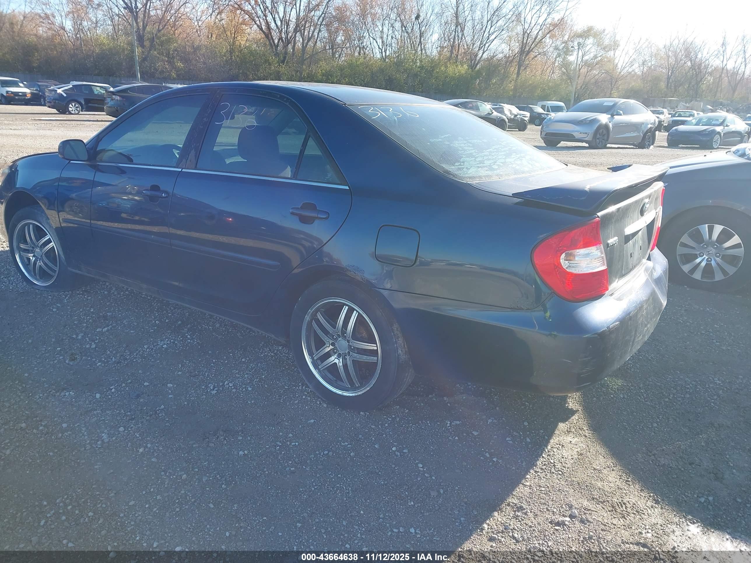 TOYOTA CAMRY image 3