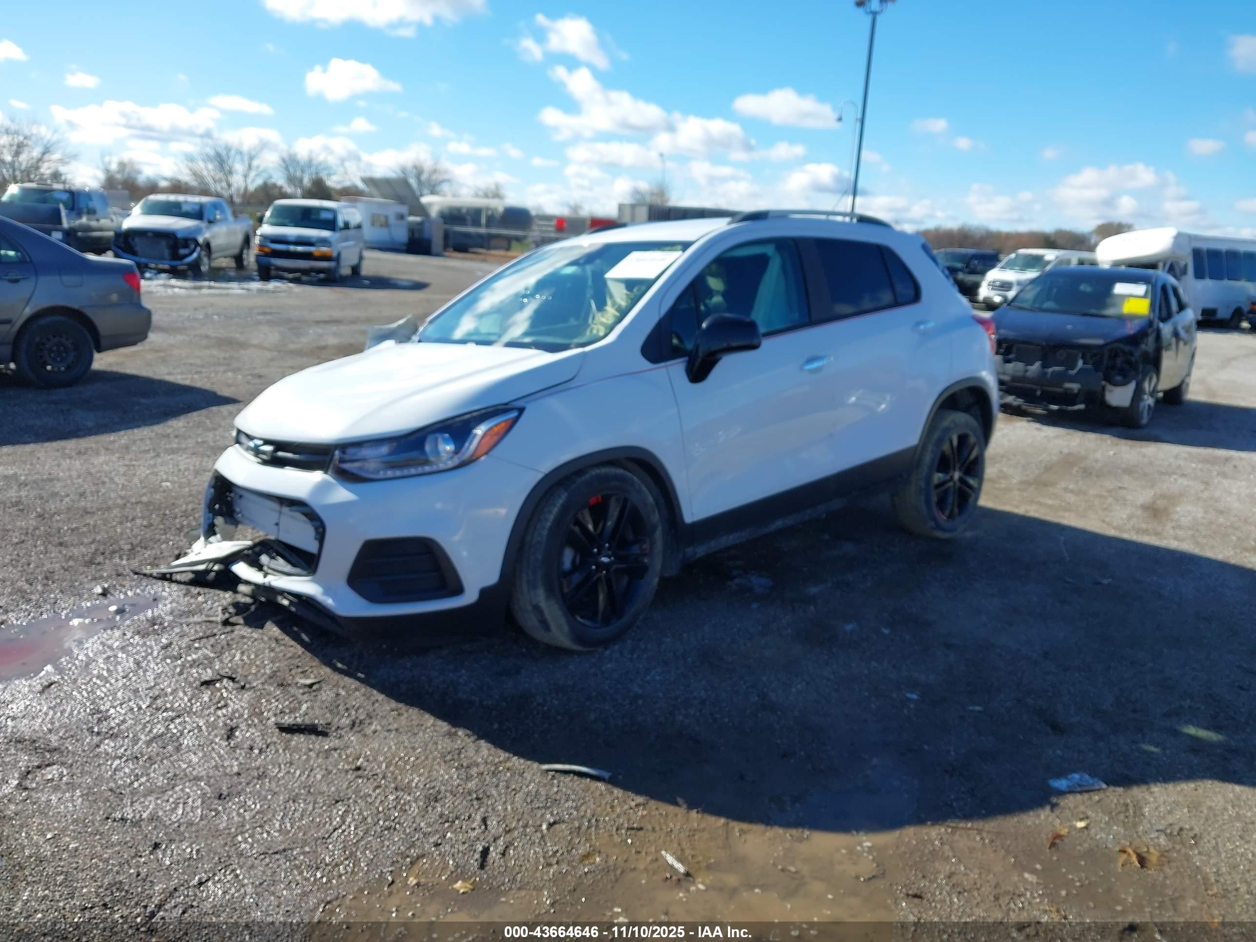 CHEVROLET TRAX image 2