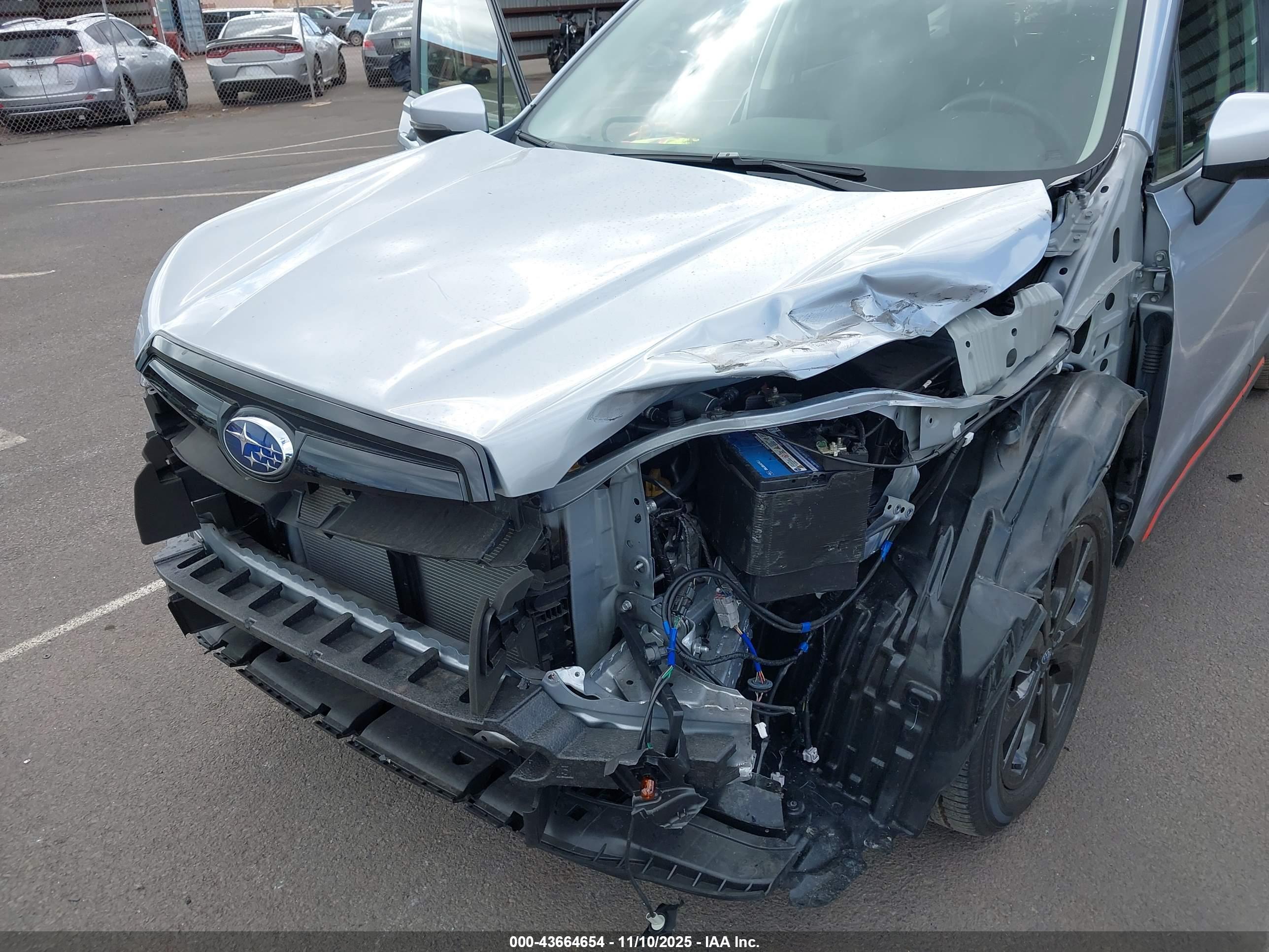 SUBARU FORESTER image 6