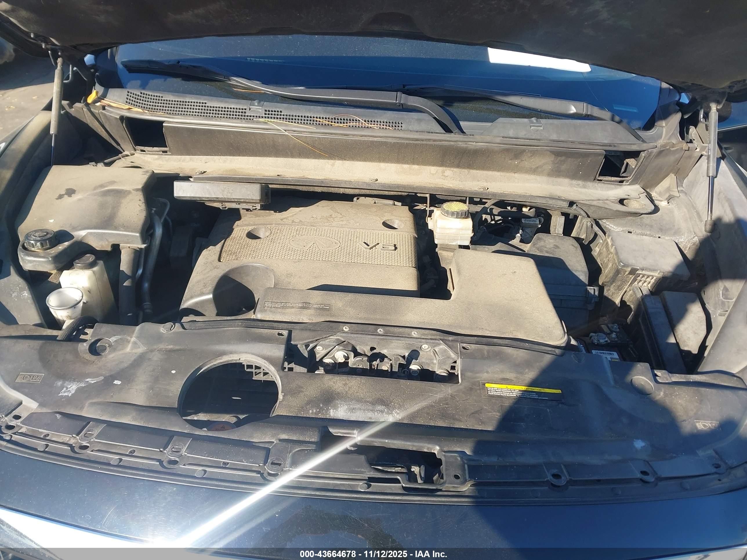 INFINITI JX35 image 10