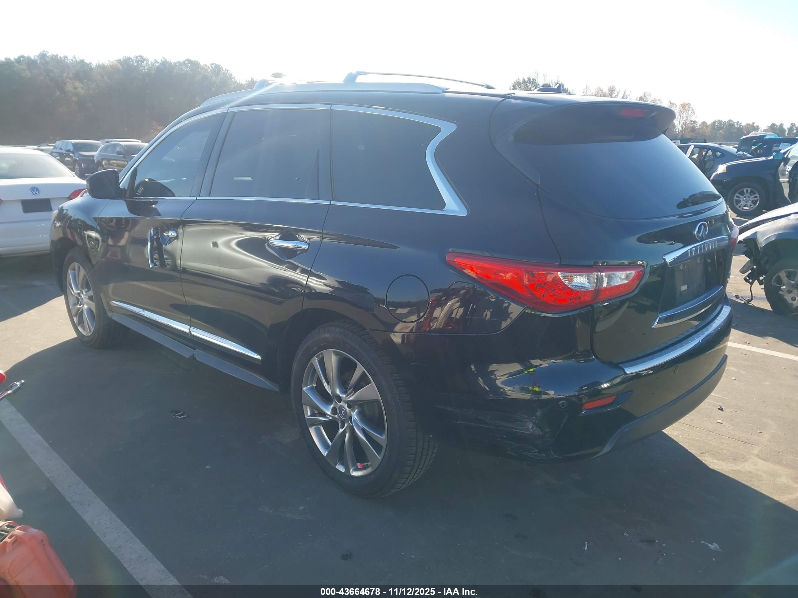 INFINITI JX35 image 3