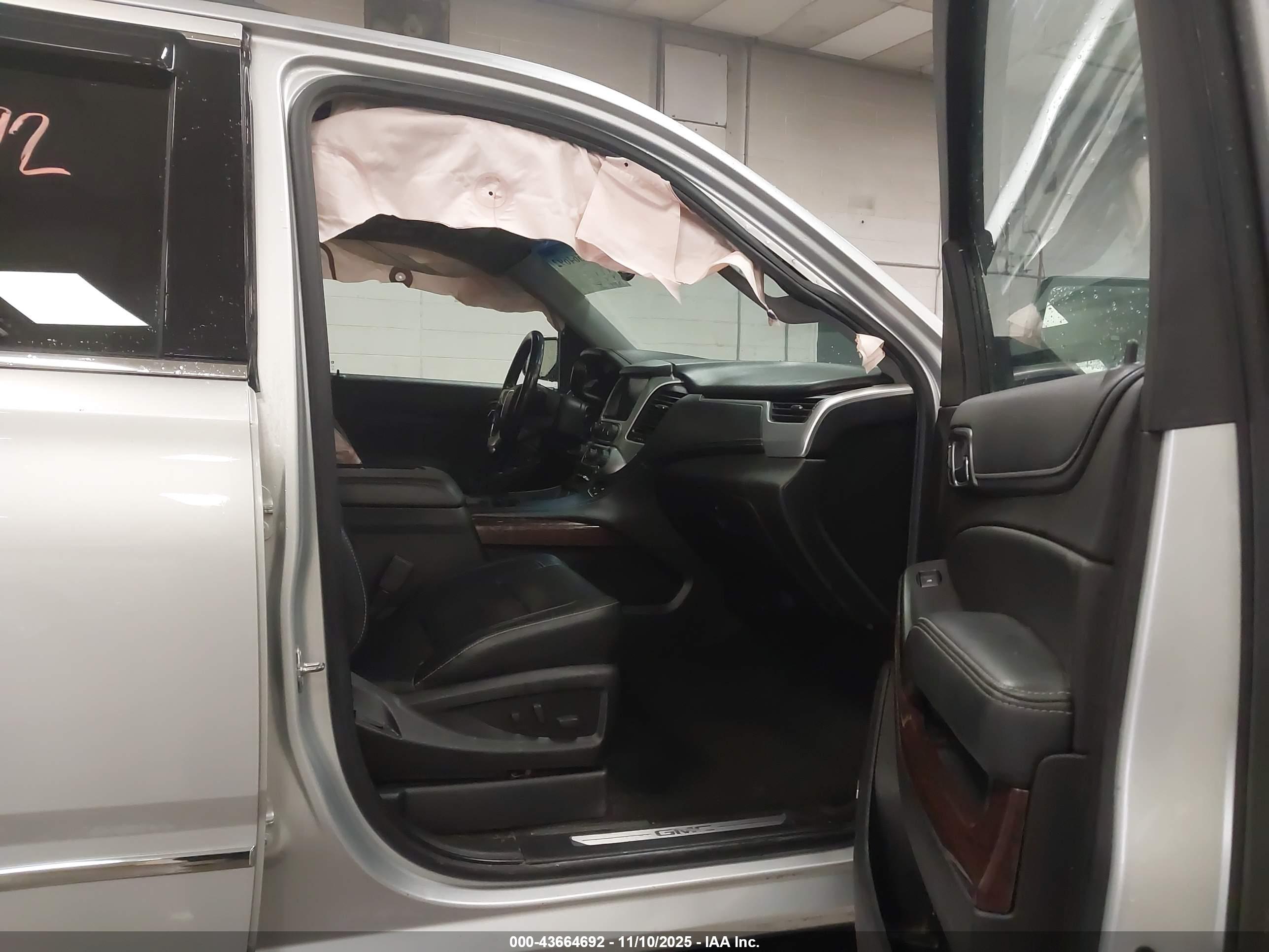 GMC YUKON image 5