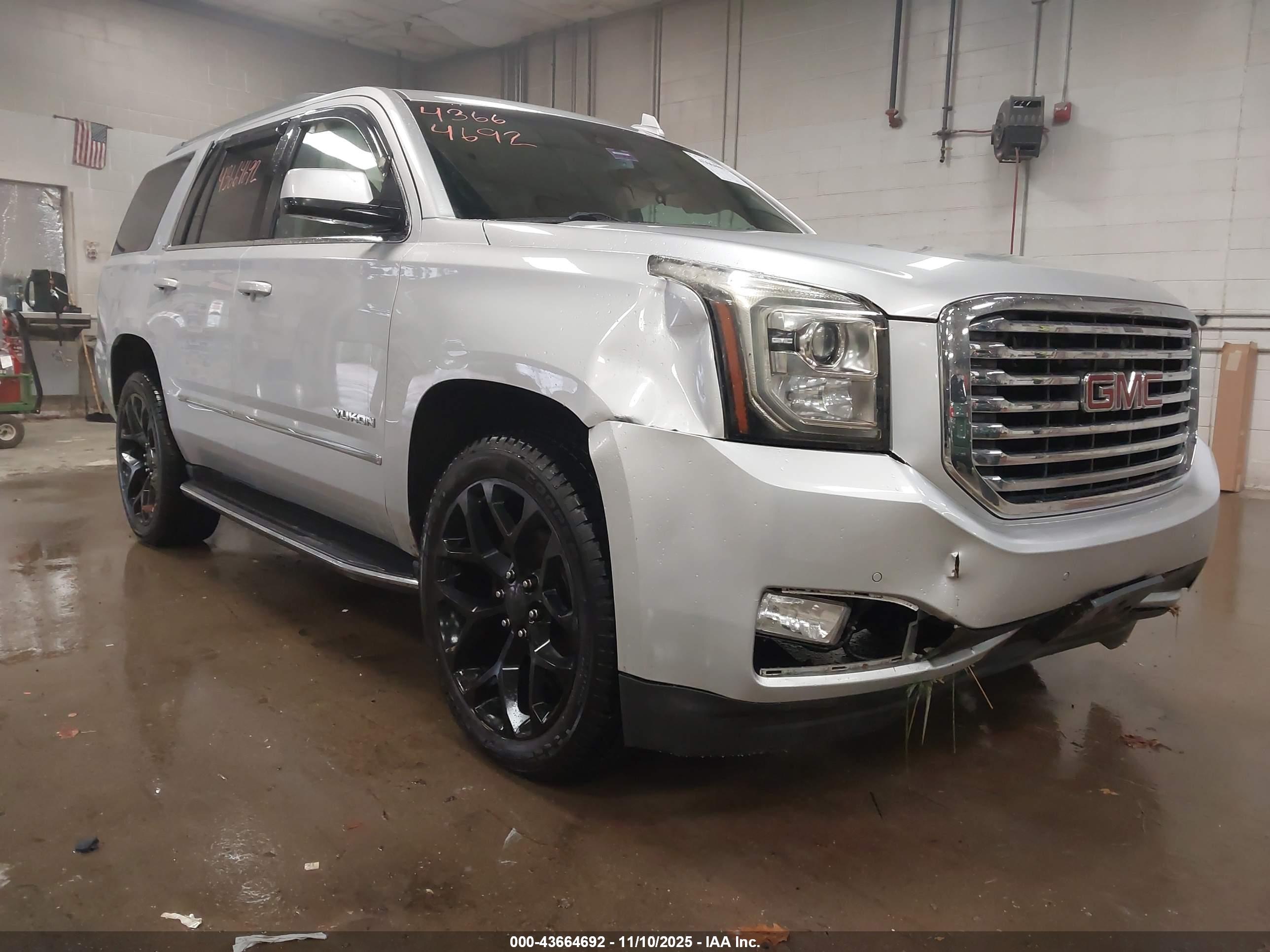 GMC YUKON image 6