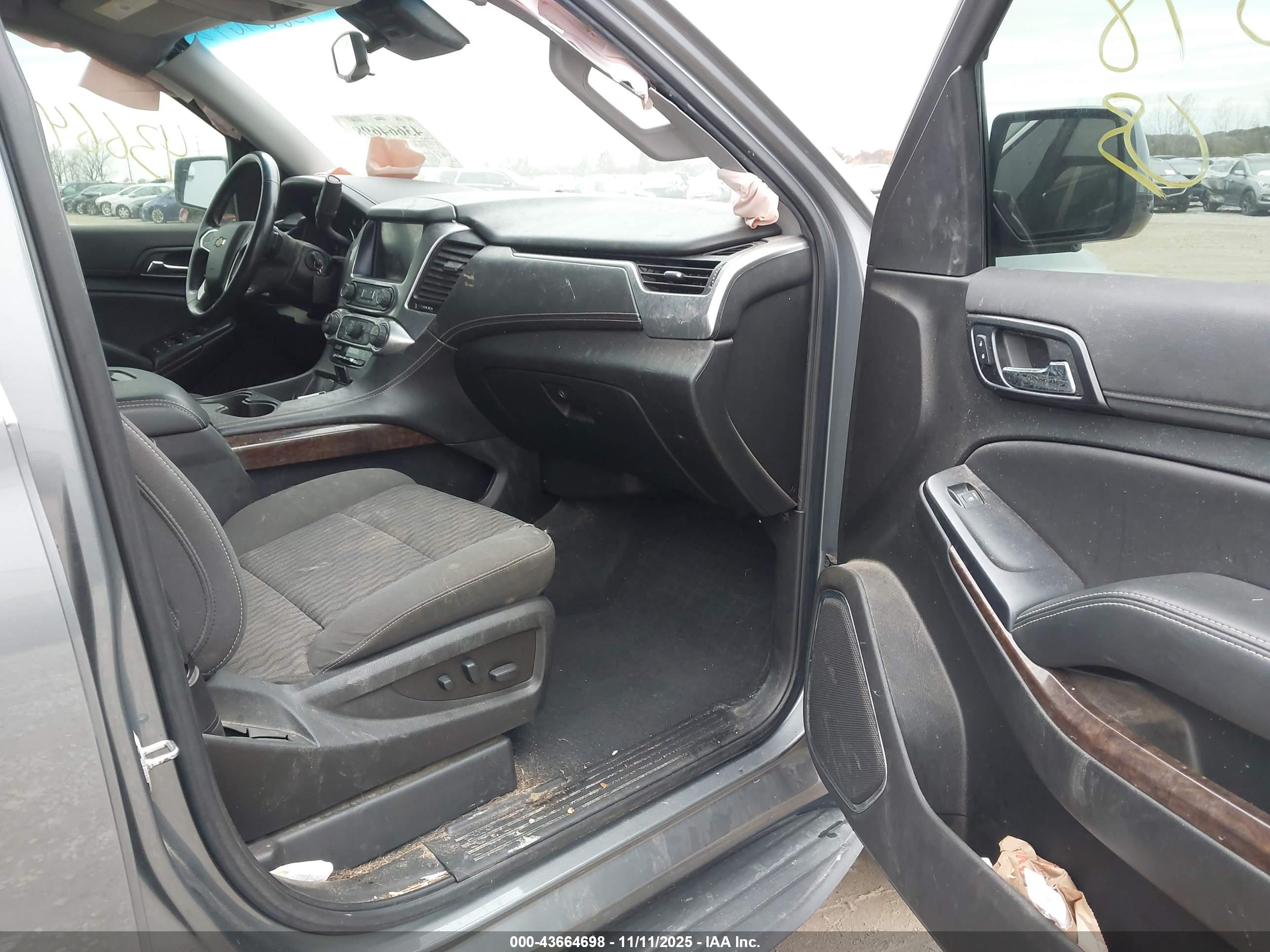 CHEVROLET TAHOE image 5