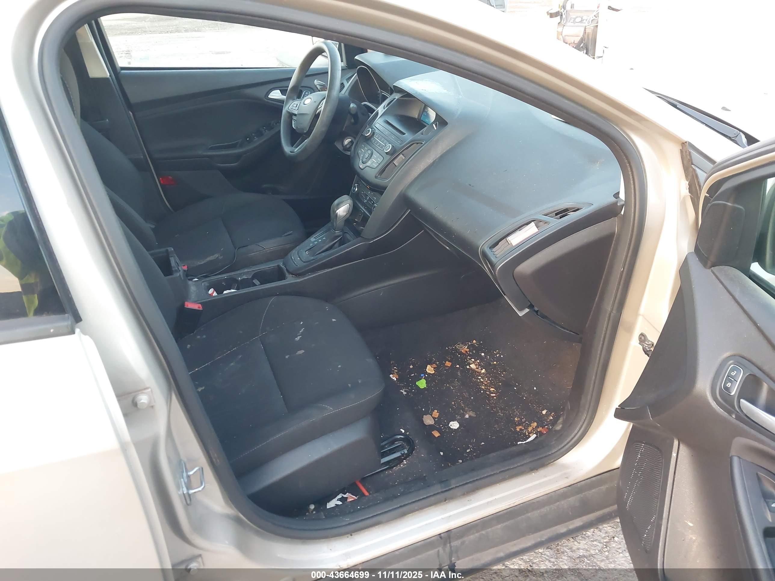 FORD FOCUS image 5