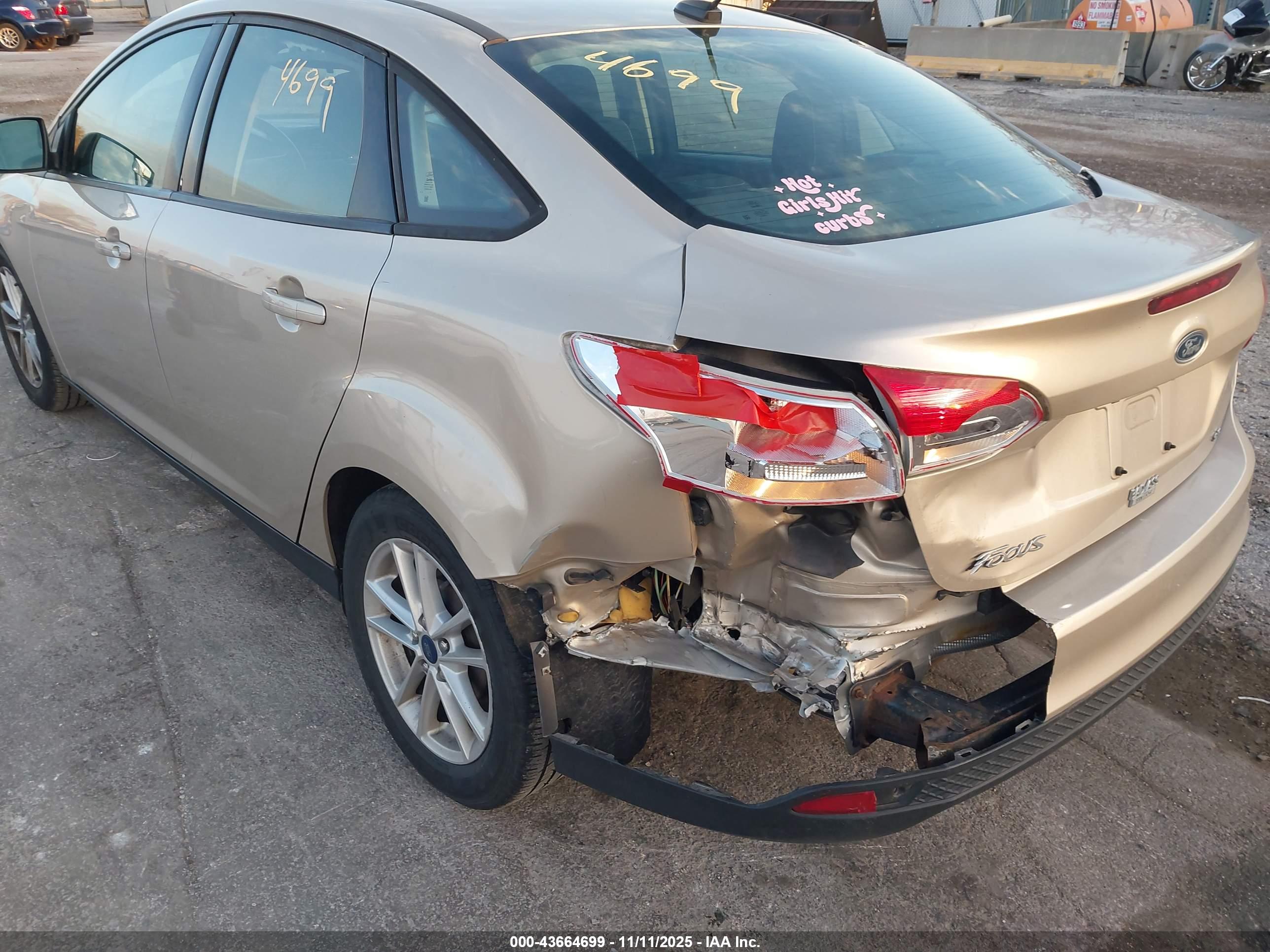 FORD FOCUS image 6