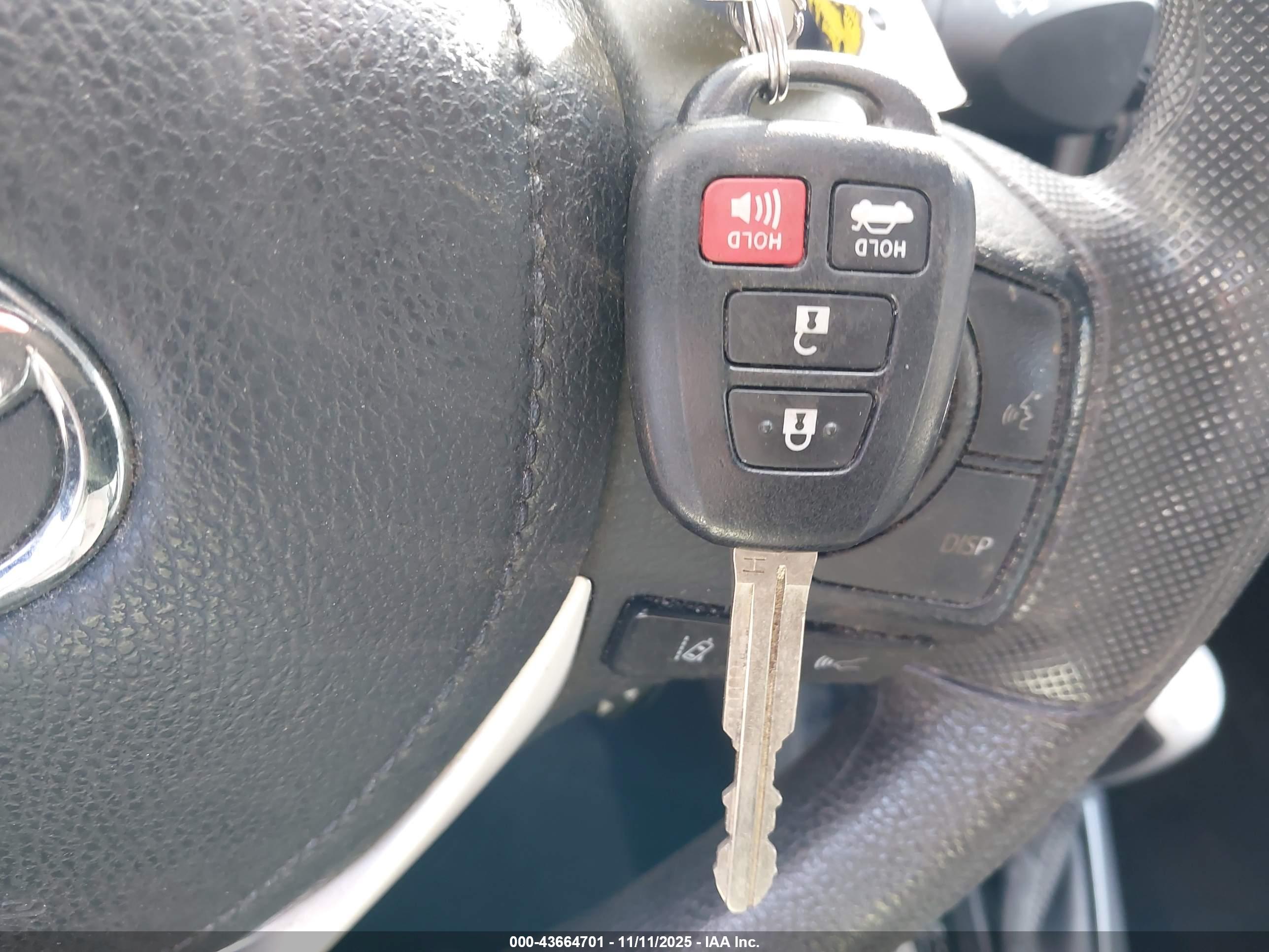 TOYOTA COROLLA image 11