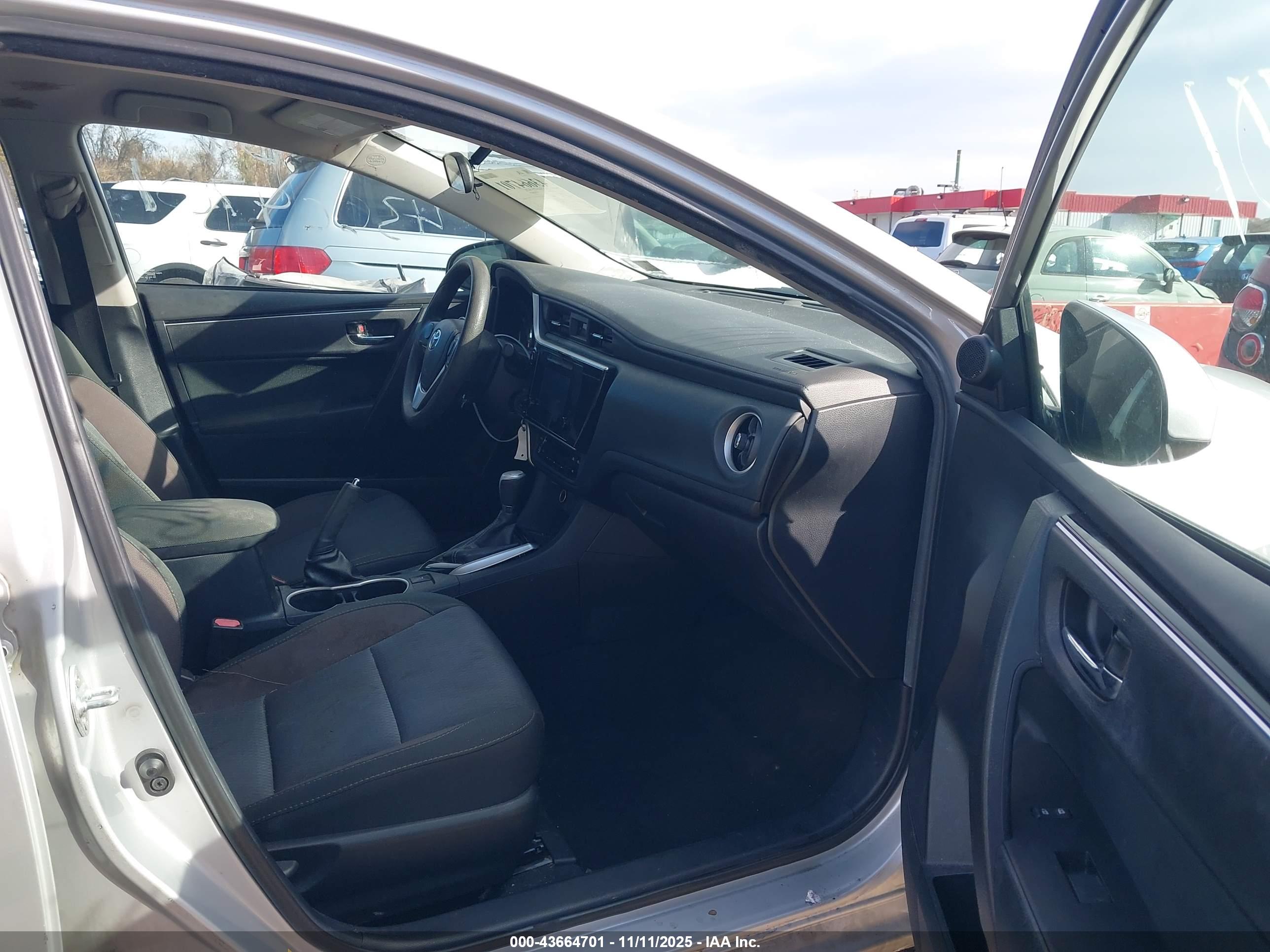 TOYOTA COROLLA image 5
