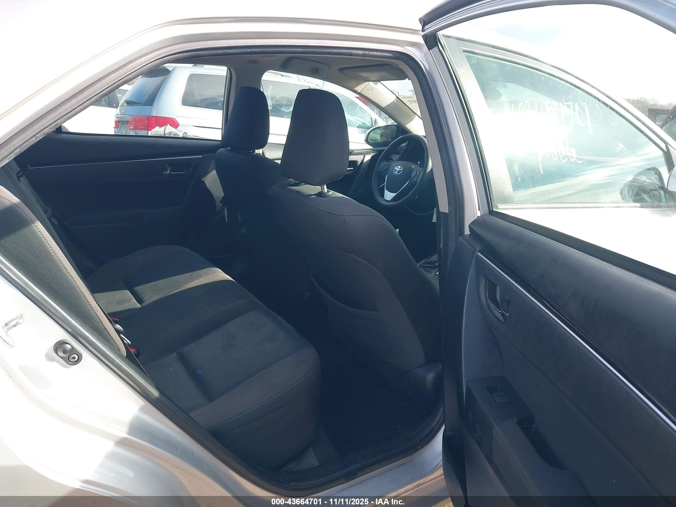 TOYOTA COROLLA image 8