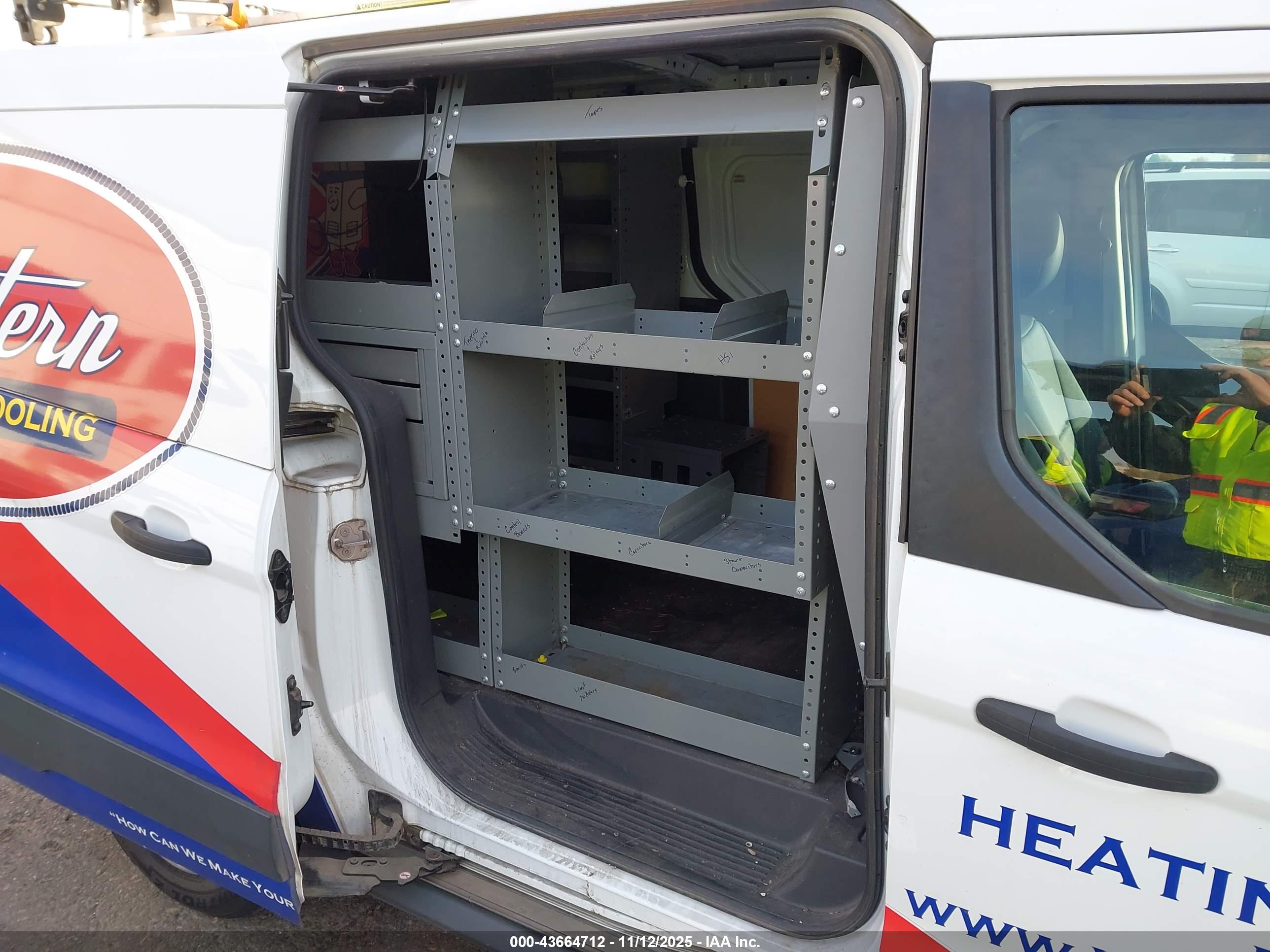 FORD TRANSIT image 8